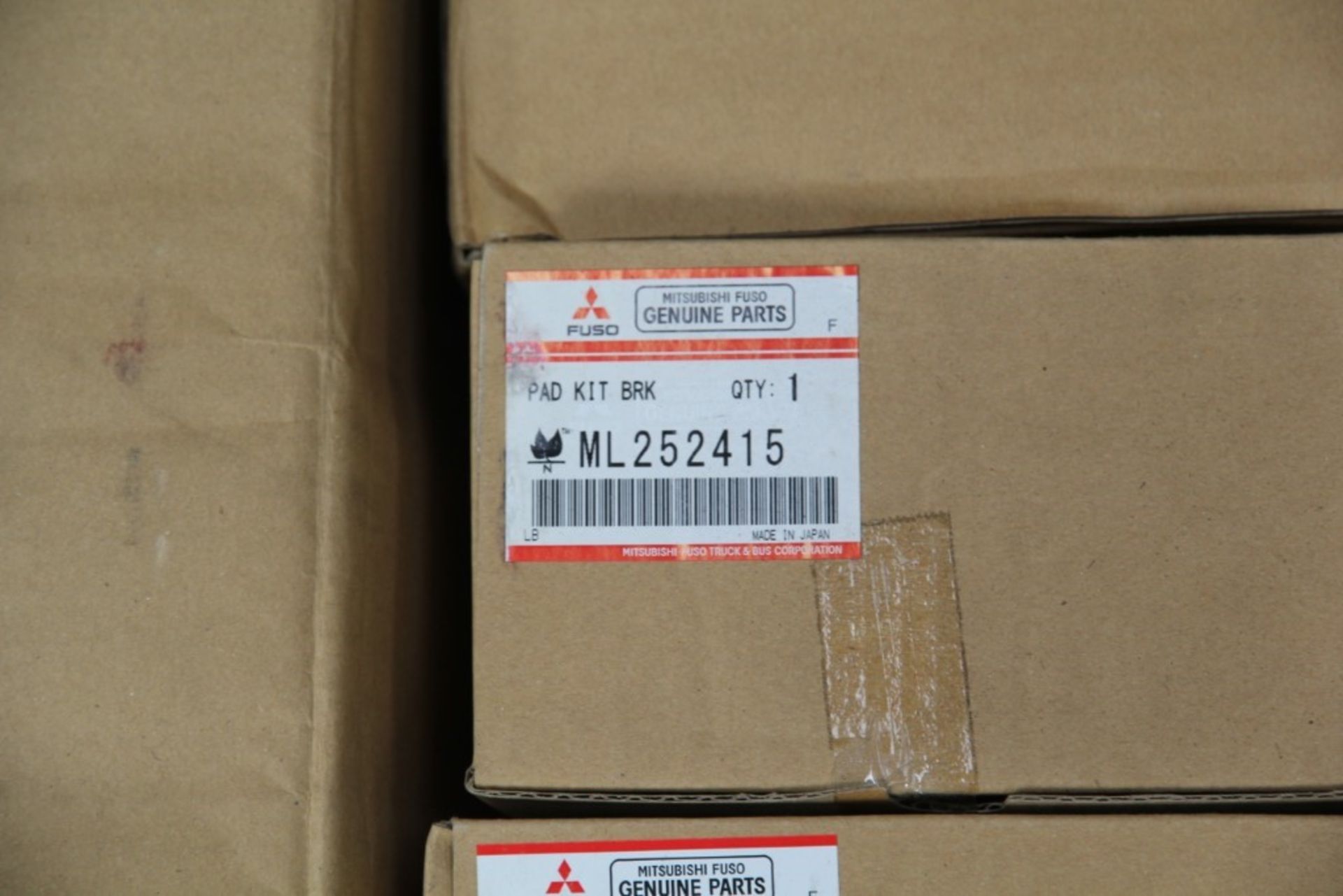 Mitsubishi Fuso Parts (1 box) - Image 5 of 10