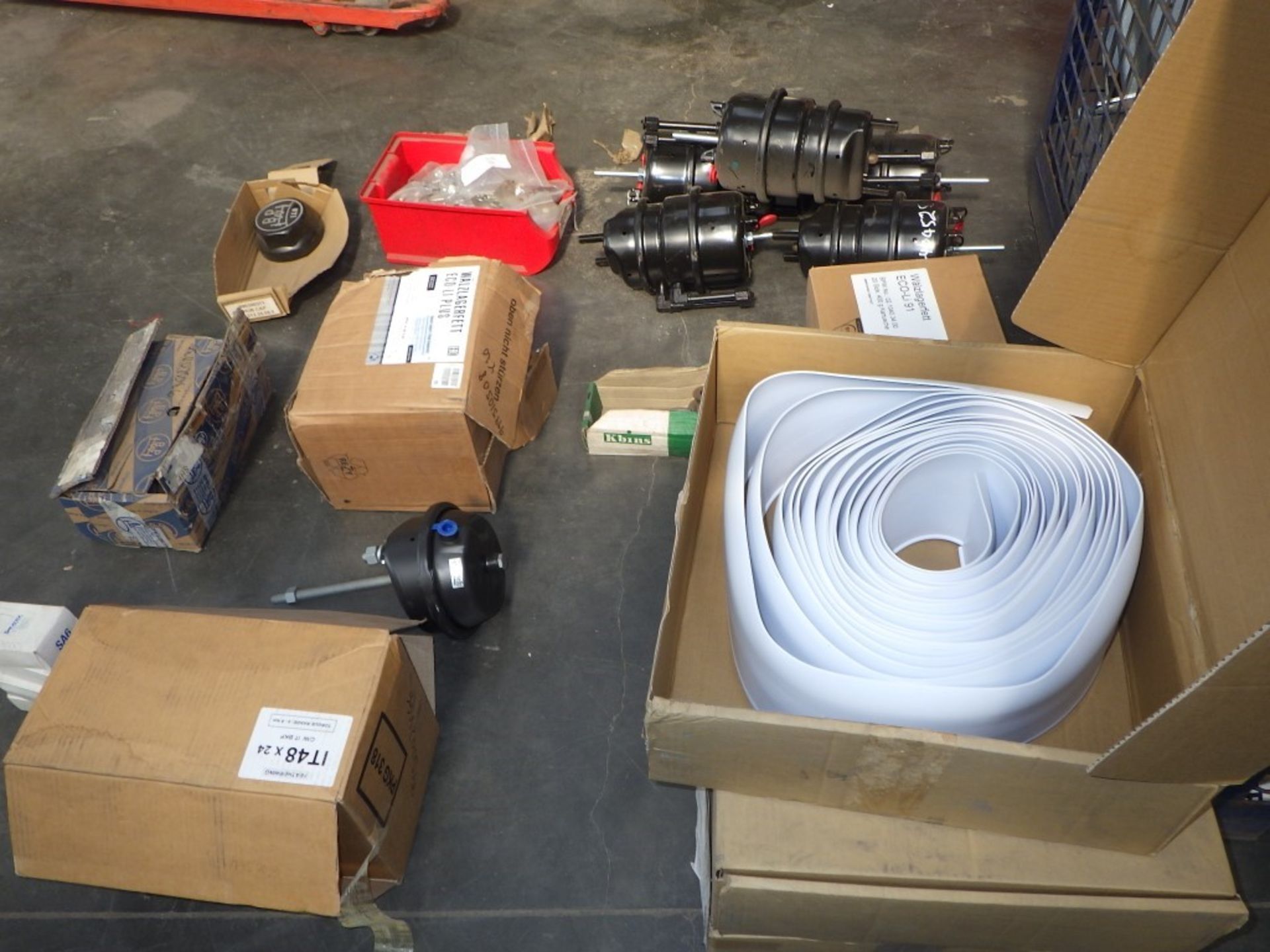 Assorted Trailer Parts (1 Pallet) - Image 4 of 21