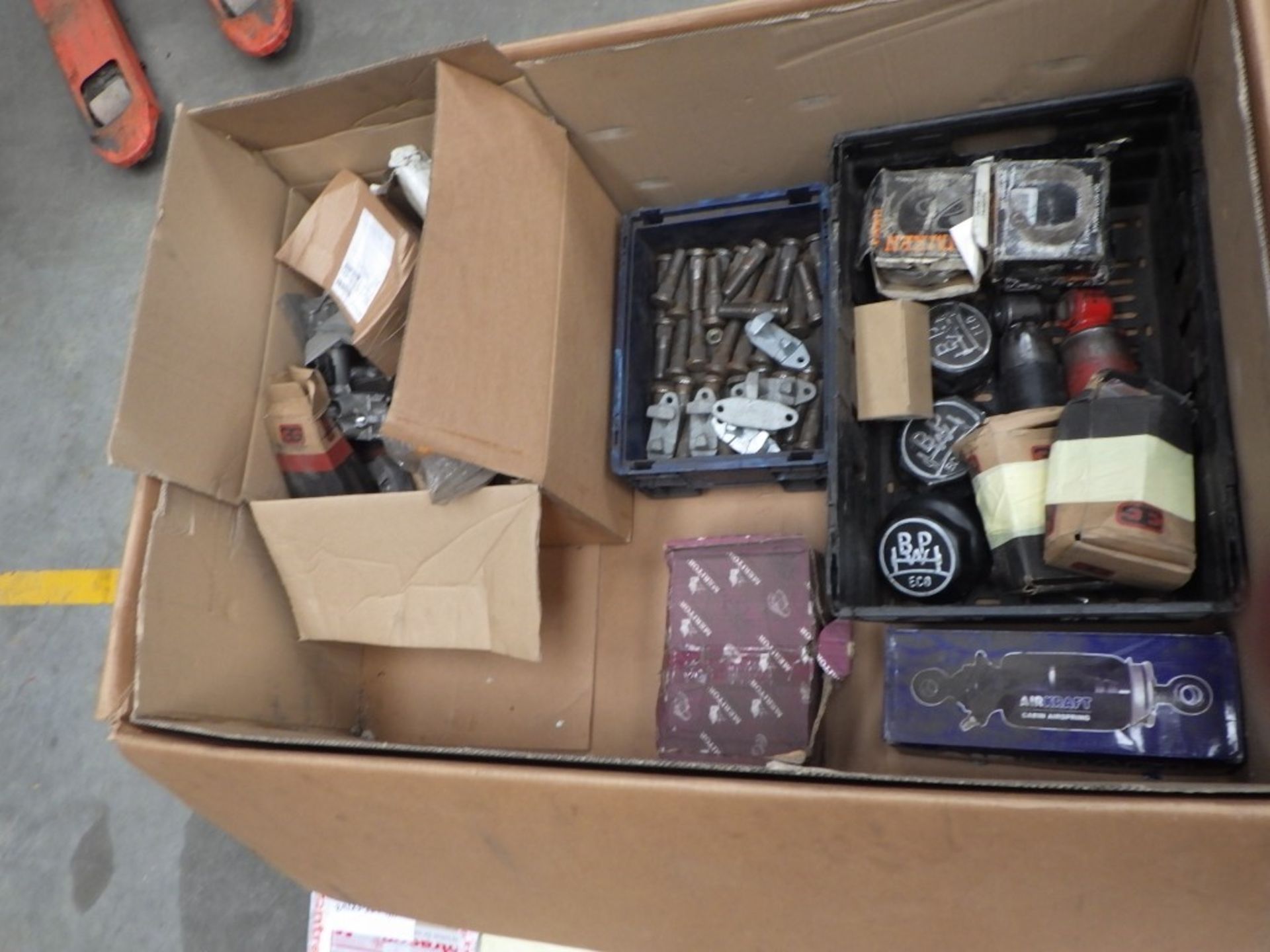 Assorted Truck & Trailer Parts (1 Pallet) - Image 12 of 17