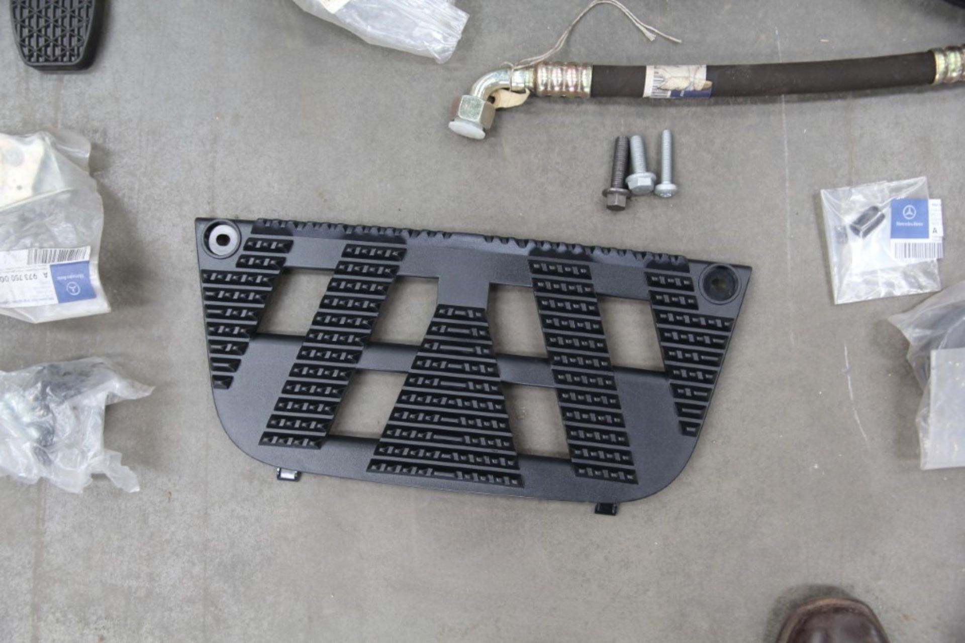 Mercedes-Benz Truck Parts (1 pallet) - Image 53 of 64