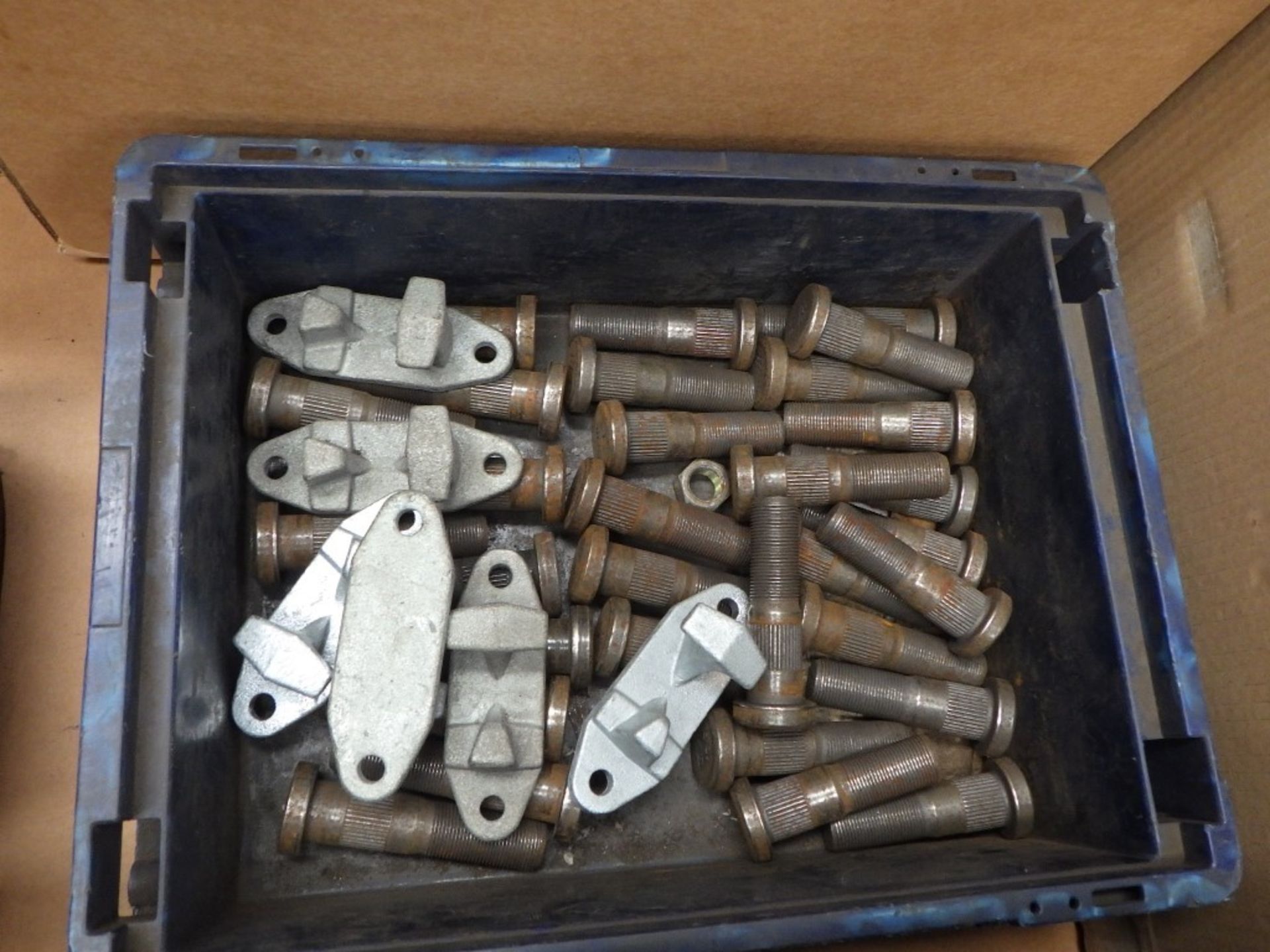 Assorted Truck & Trailer Parts (1 Pallet) - Image 15 of 17