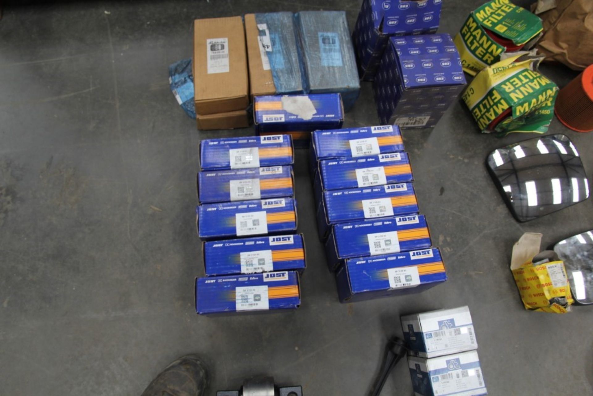 Assorted Truck Spares incl. Jost, Knorr-Bremse & Others (1 Pallet) - Image 5 of 31