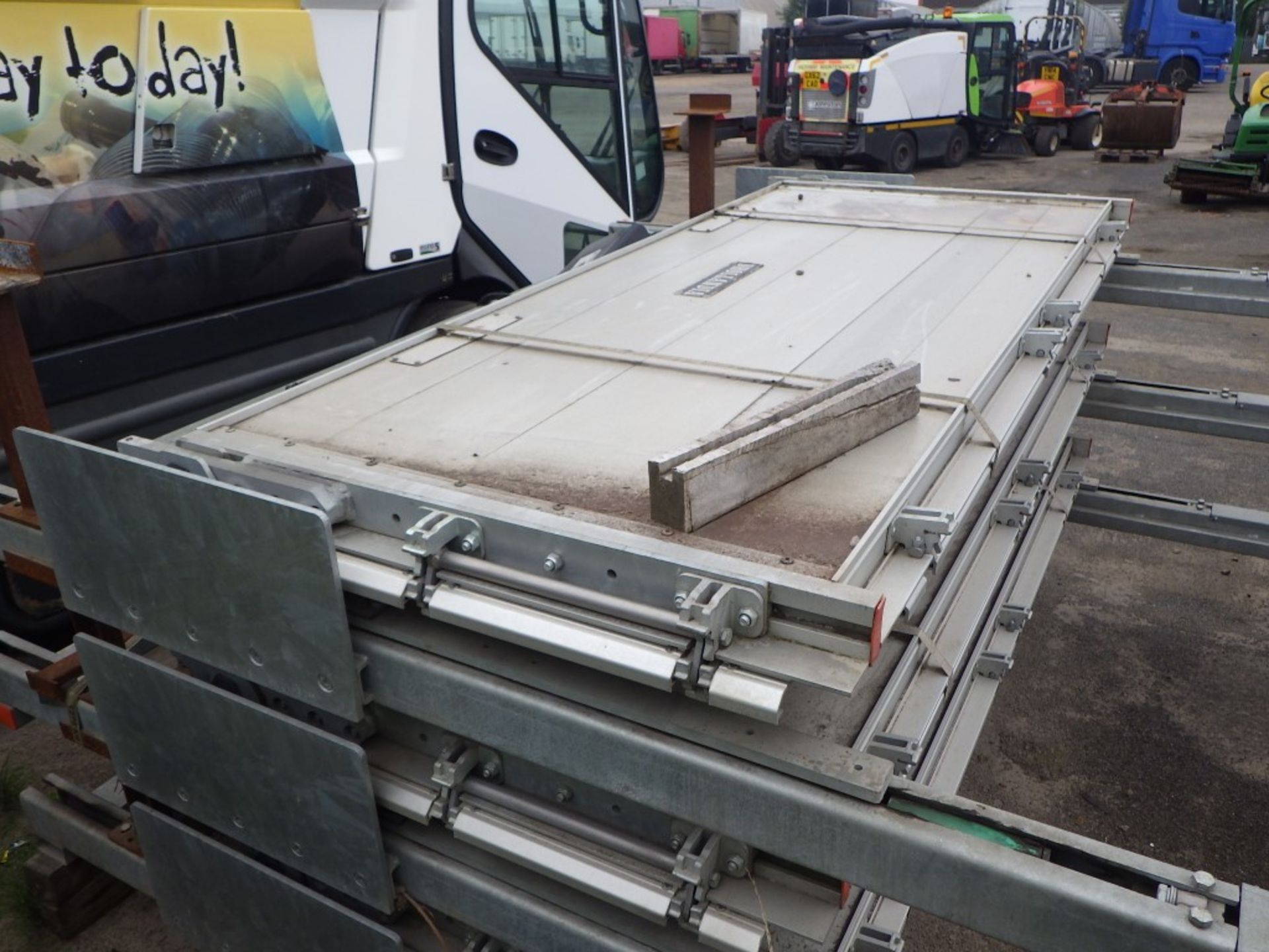 Dhollandia Column Tail Lift (3 of) - Image 4 of 9