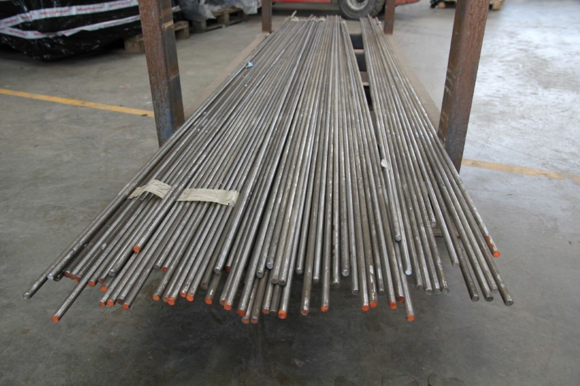 12mm Stainless Steal Bar's (67 of) *Stillage Not Included* - Image 3 of 3