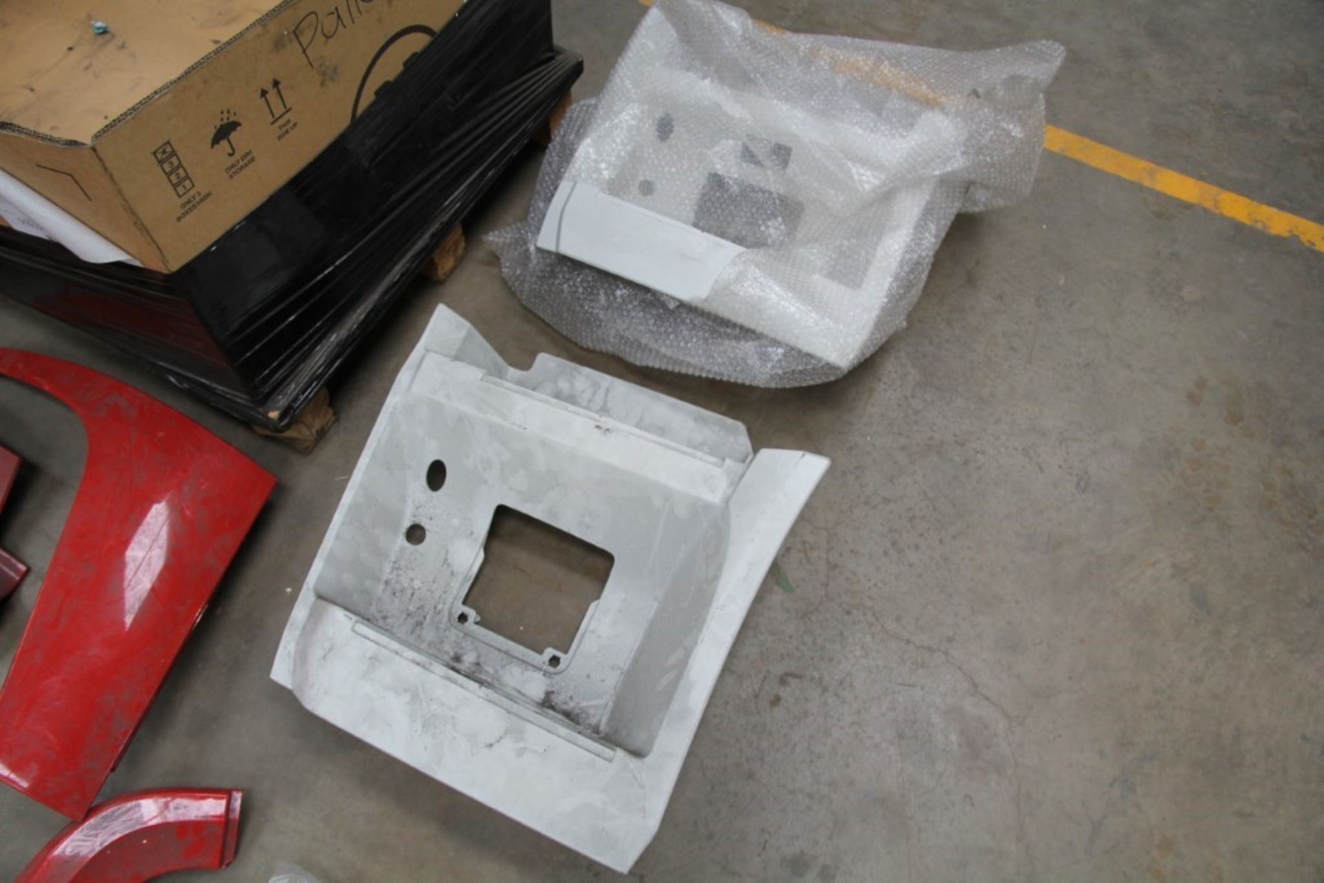 Mercedes-Benz Truck Parts (1 pallet) - Image 9 of 9