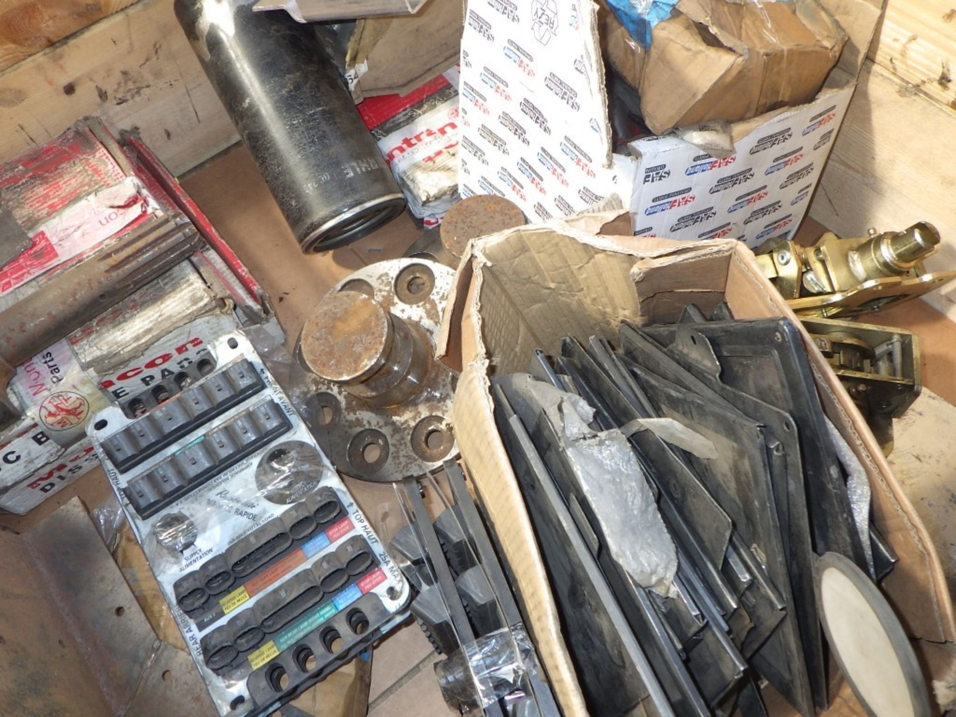 Assorted Trailer & Truck Parts (1 Pallet) - Image 13 of 20