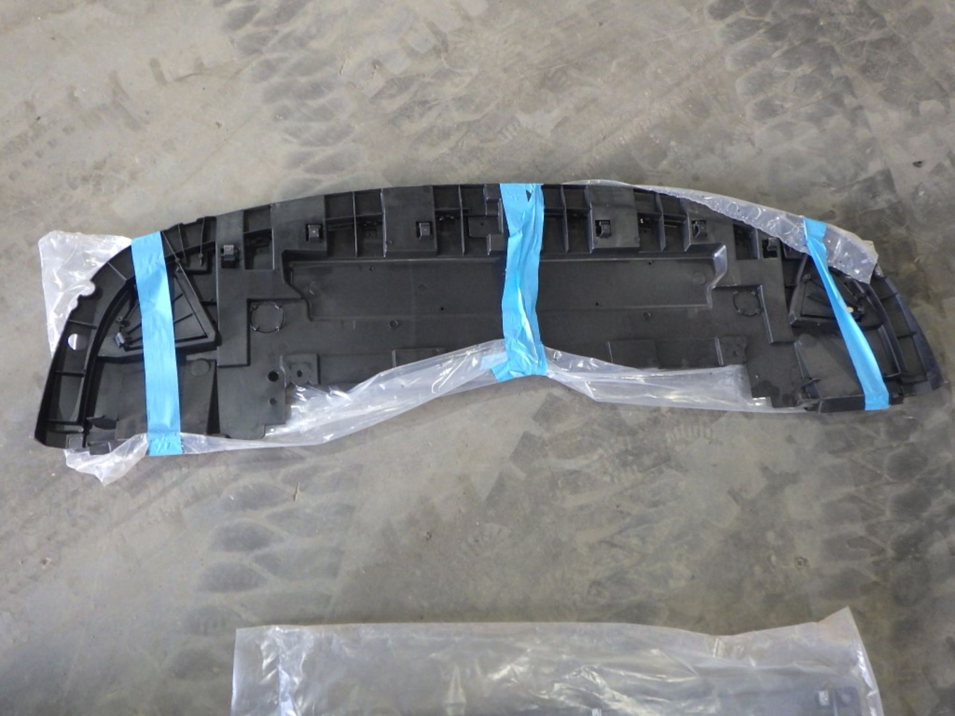 Renault under engine and bumper trays - Image 2 of 3