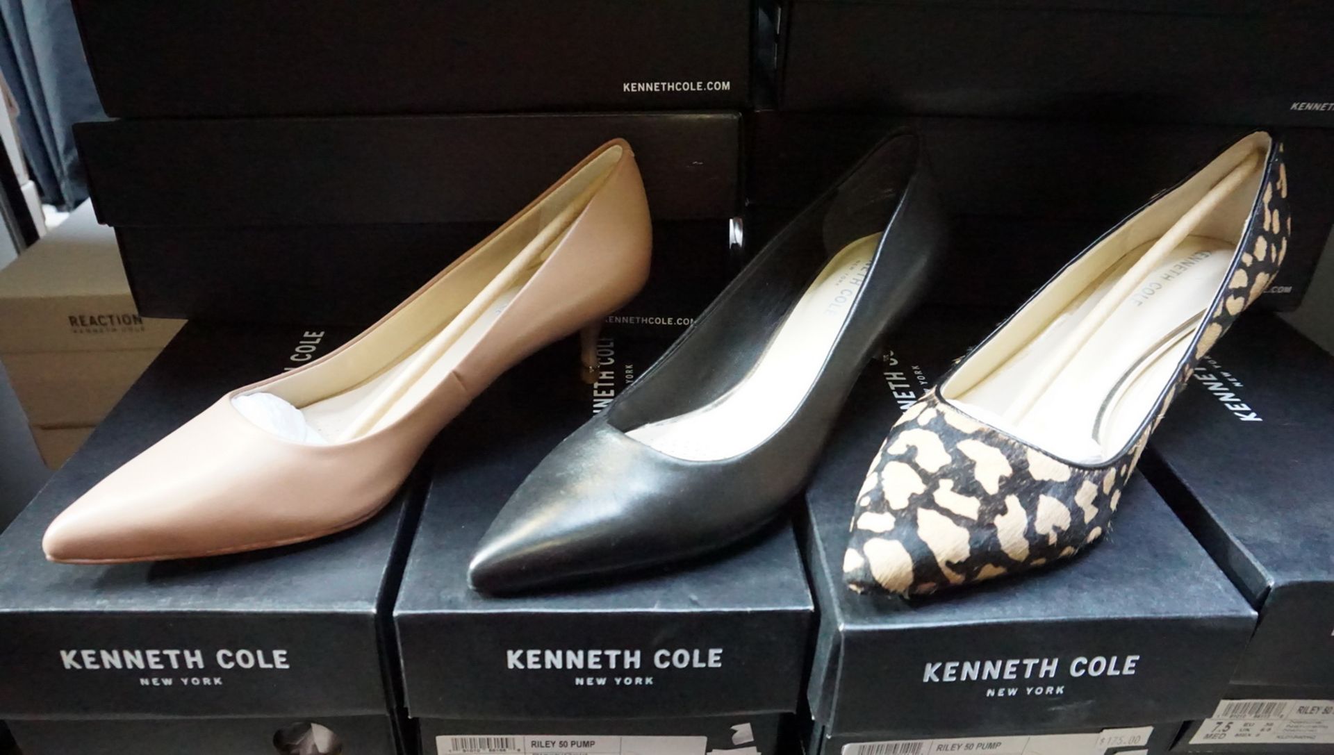 PAIRS - KENNETH COLE RILEY 50 WOMENS PUMPS - Image 2 of 8