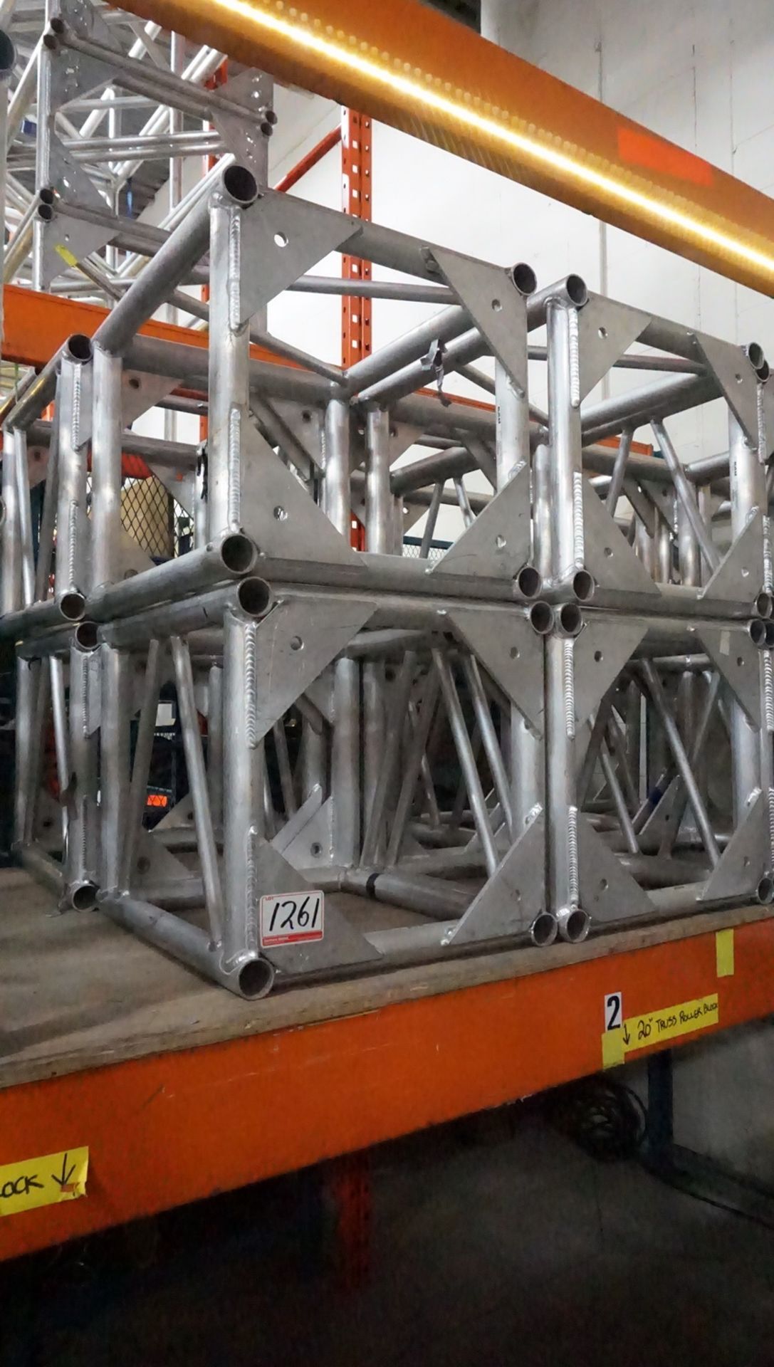 UNITS - KAD TRUSS 20.5"X20.5"X2' SECTION - NATURAL