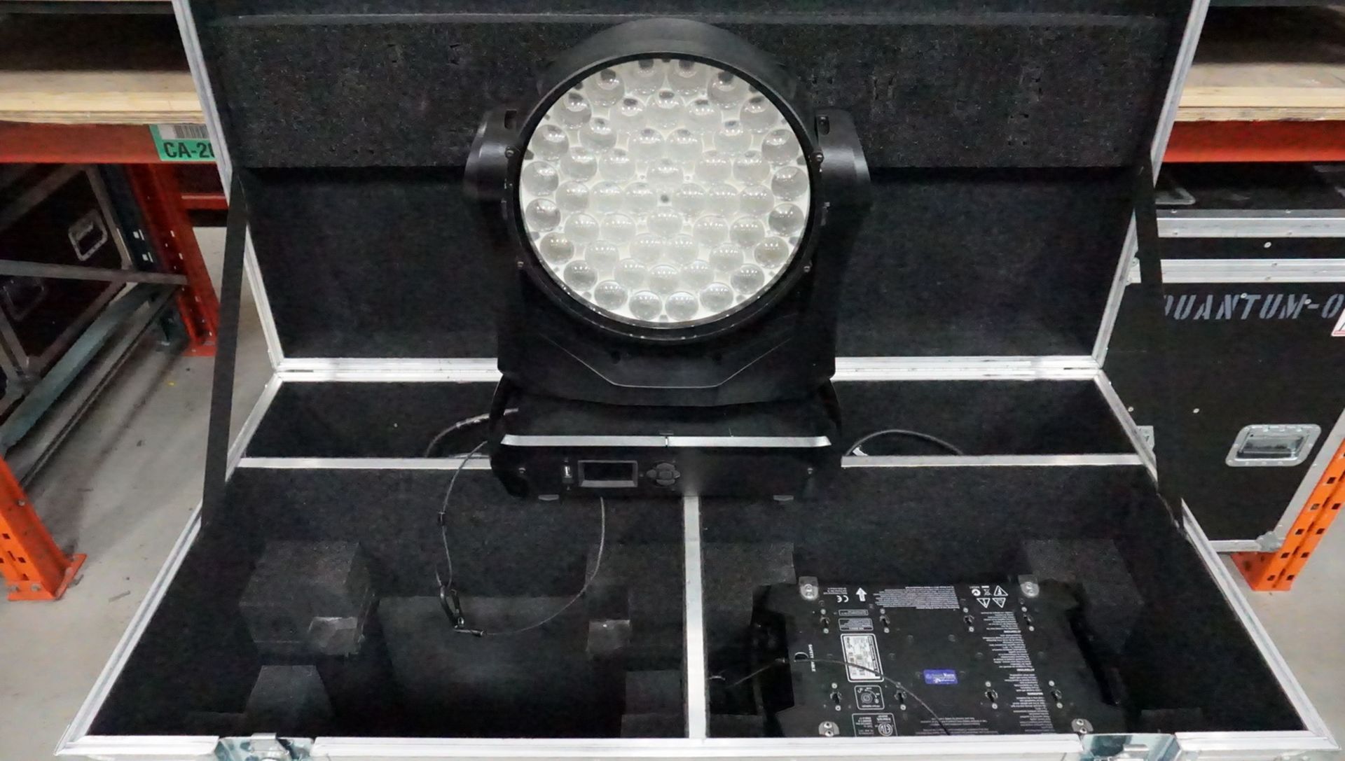 UNITS - MARTIN QUANTUM WASH LED RGBW FIXTURES W/CLAMPS, SAFETY & CASE