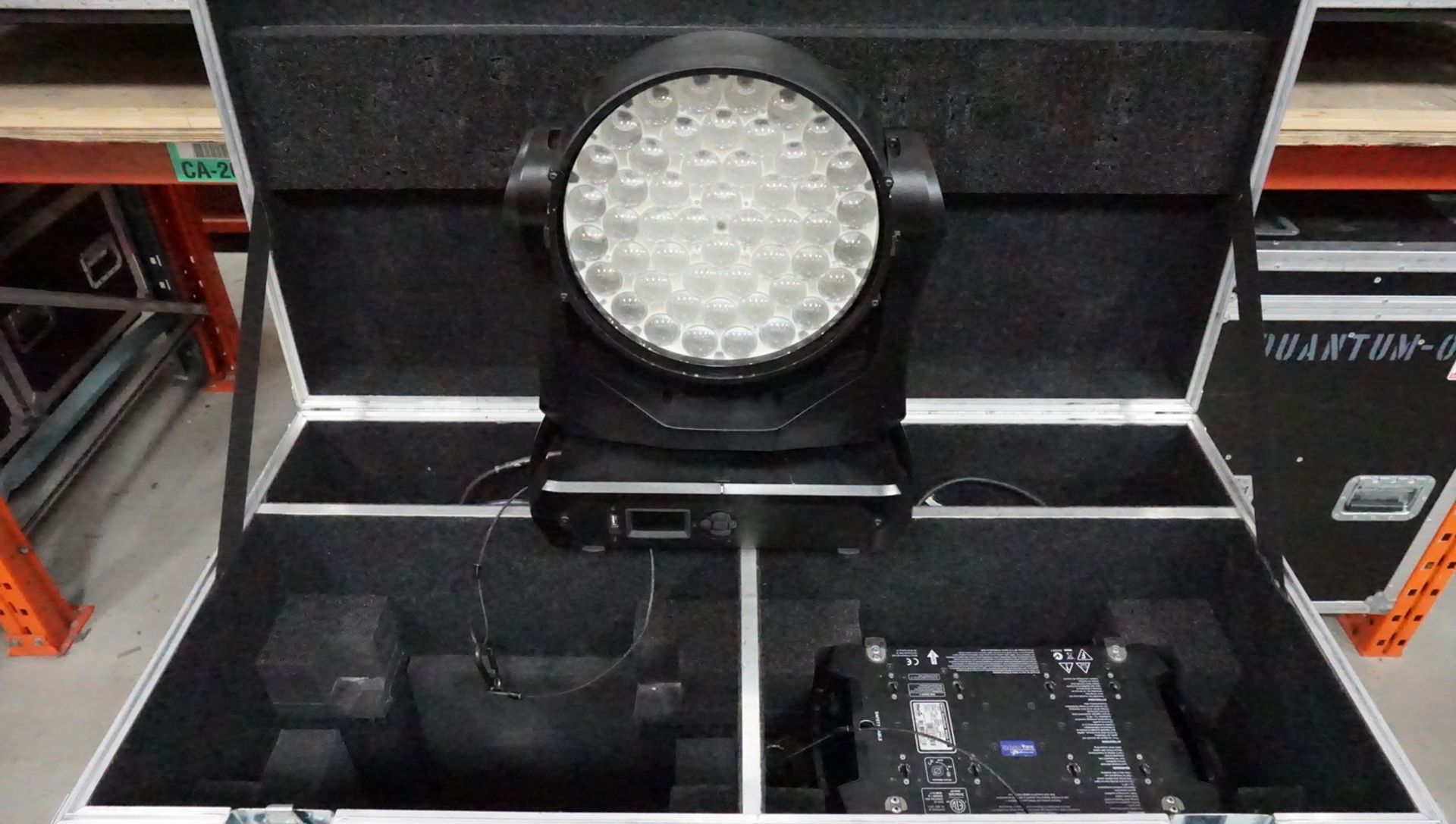 UNITS - MARTIN QUANTUM WASH LED RGBW FIXTURES W/CLAMPS, SAFETY & CASE
