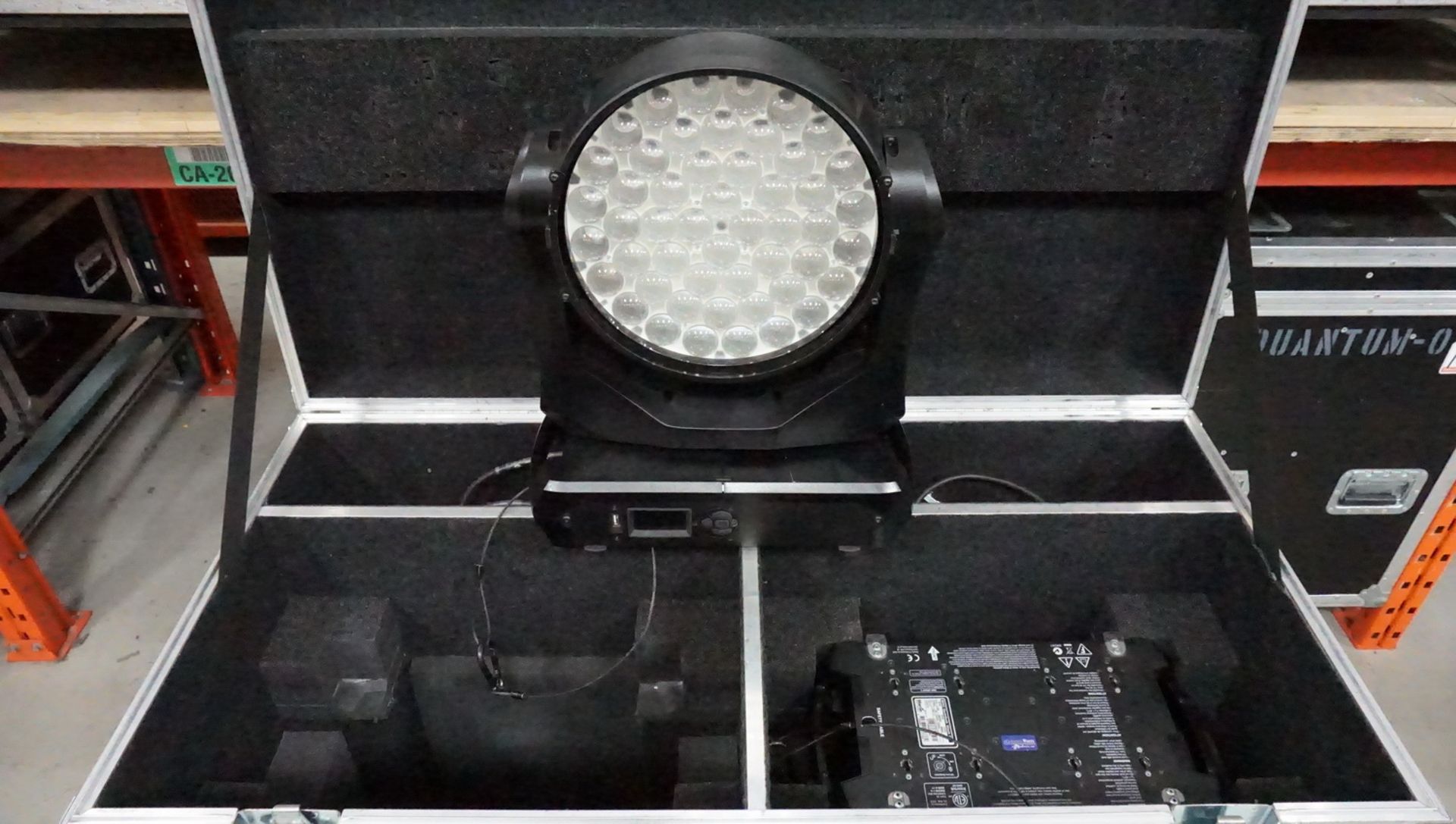 UNITS - MARTIN QUANTUM WASH LED RGBW FIXTURES W/CLAMPS, SAFETY & CASE
