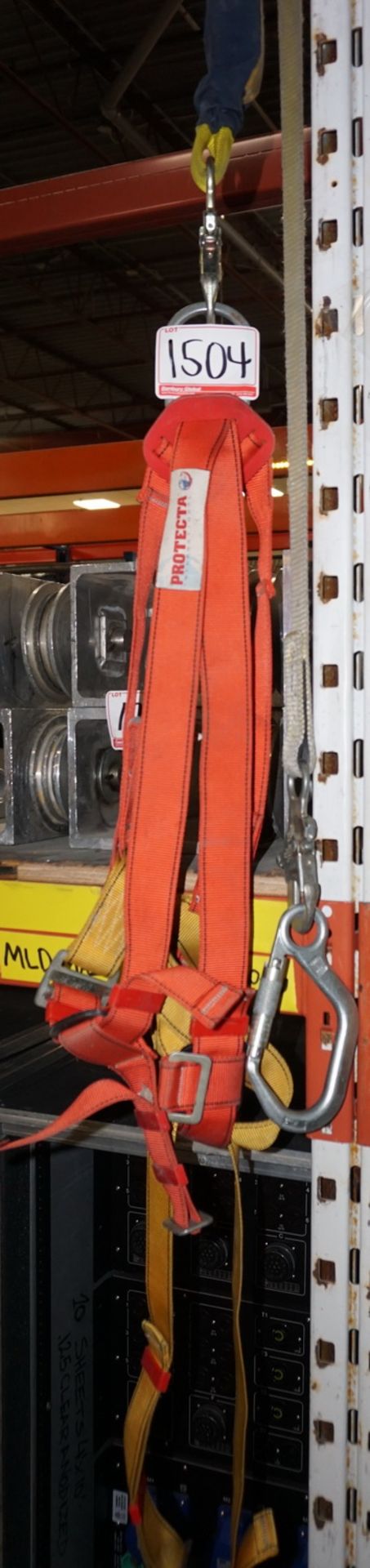 SAFETY HARNESS W/ LANYARD