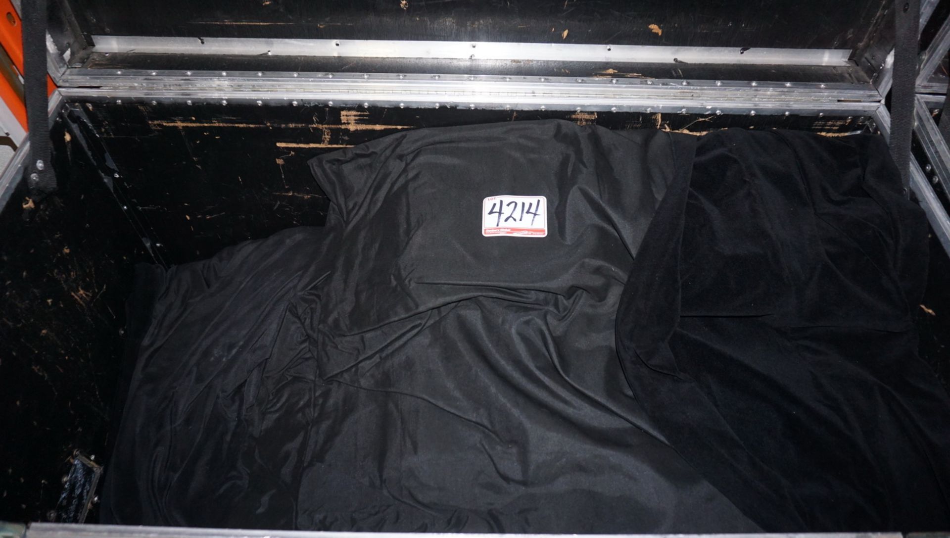 UNITS - 30'X13' IFR BLACK VELOUR DRAPES C/W CASE