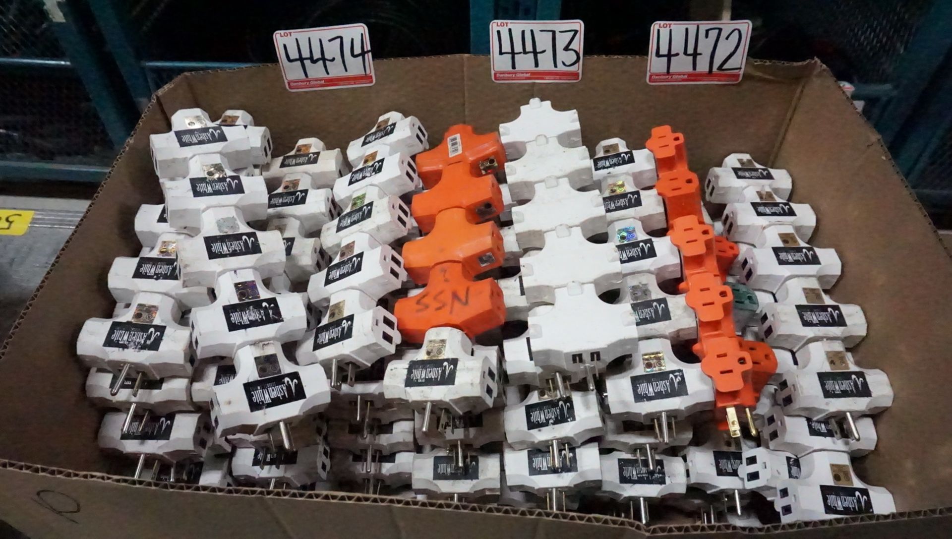 LOT - WHITE/ORANGE T-ELECTRICAL PLUGS (100 PCS)