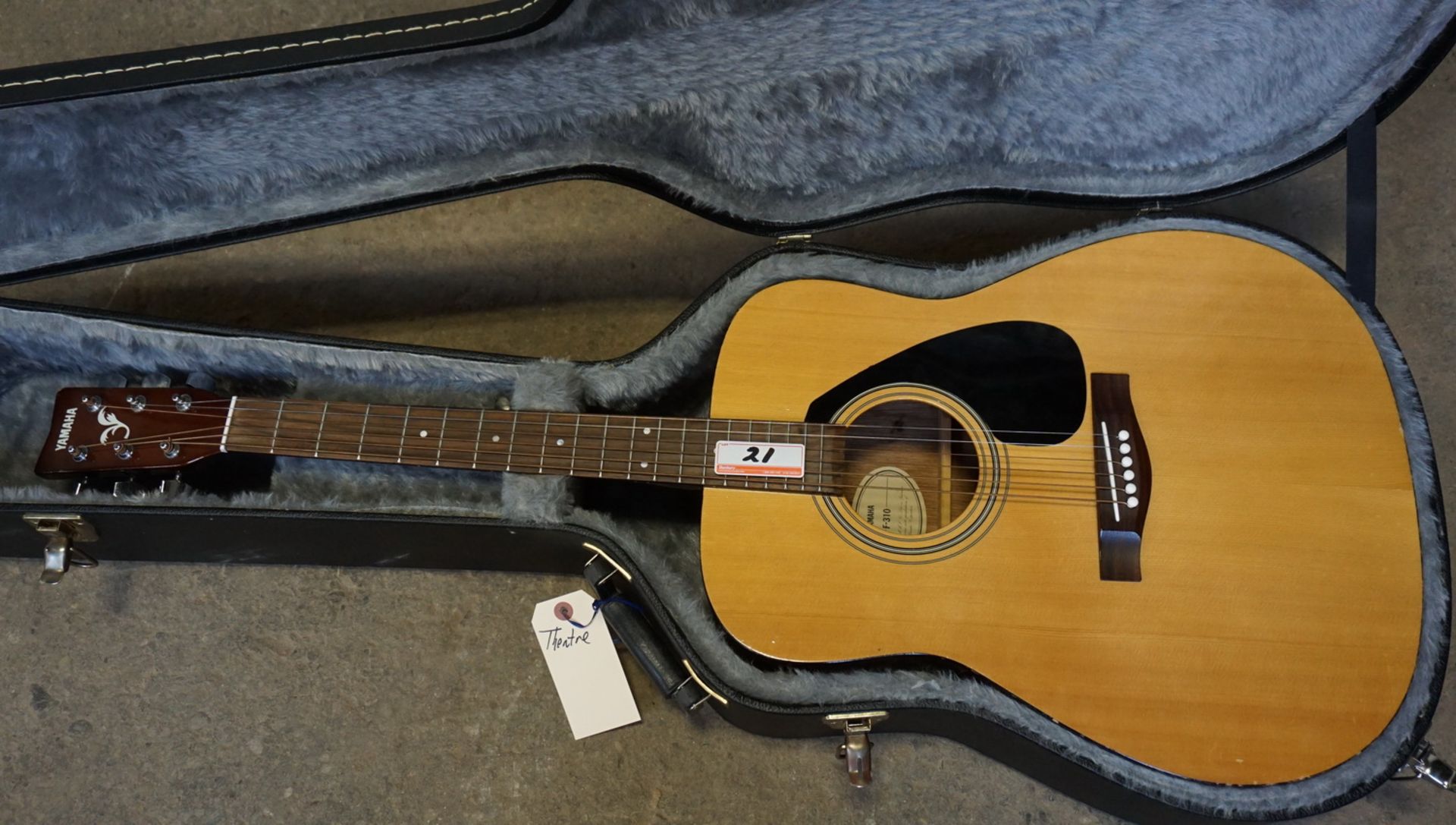 YAMAHA F310 ACOUSTIC GUITAR W/ HARD CASE