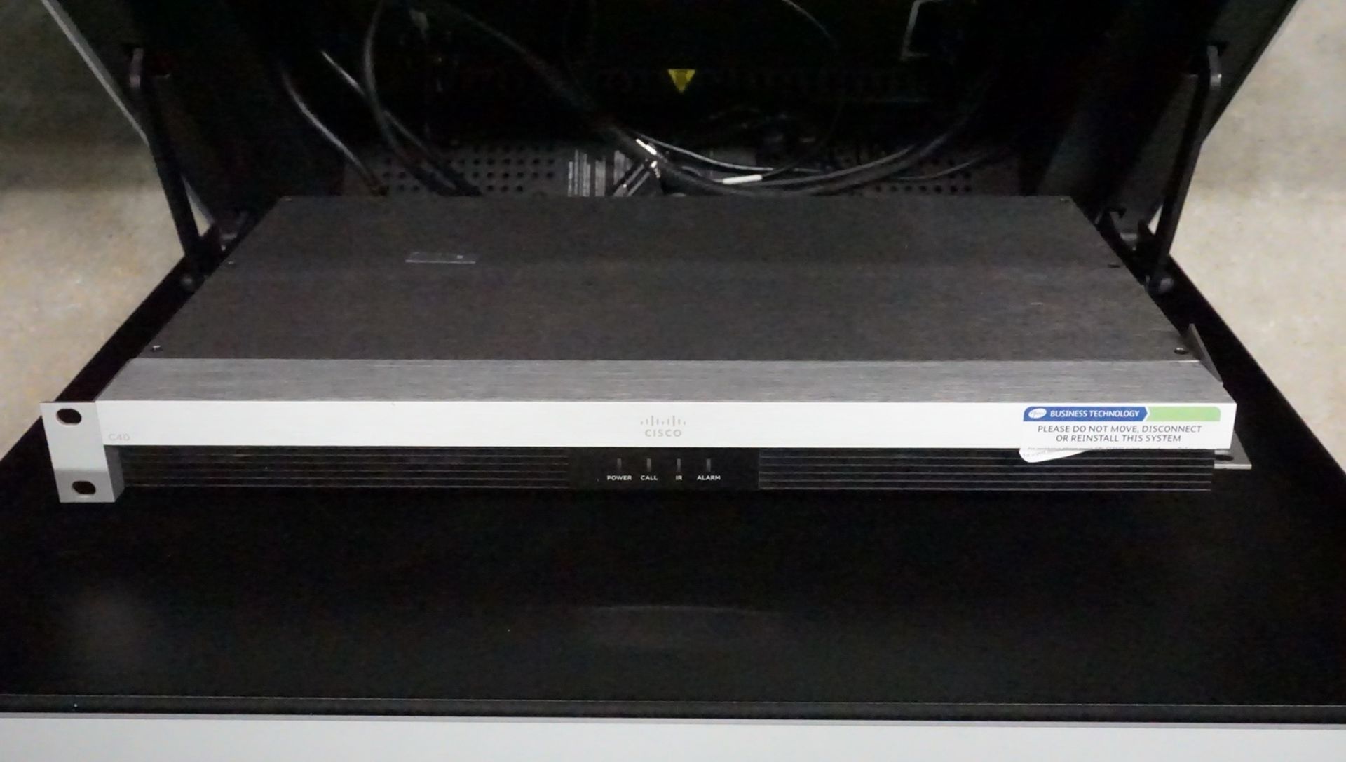 LOT - CISCO VIDEO CONFRENCING SYSTEM C/W CISCO C40 TELEPRESENCE CODEC W/ TOUCH CTS-CTRL-DVC8 CONTROL - Image 4 of 4