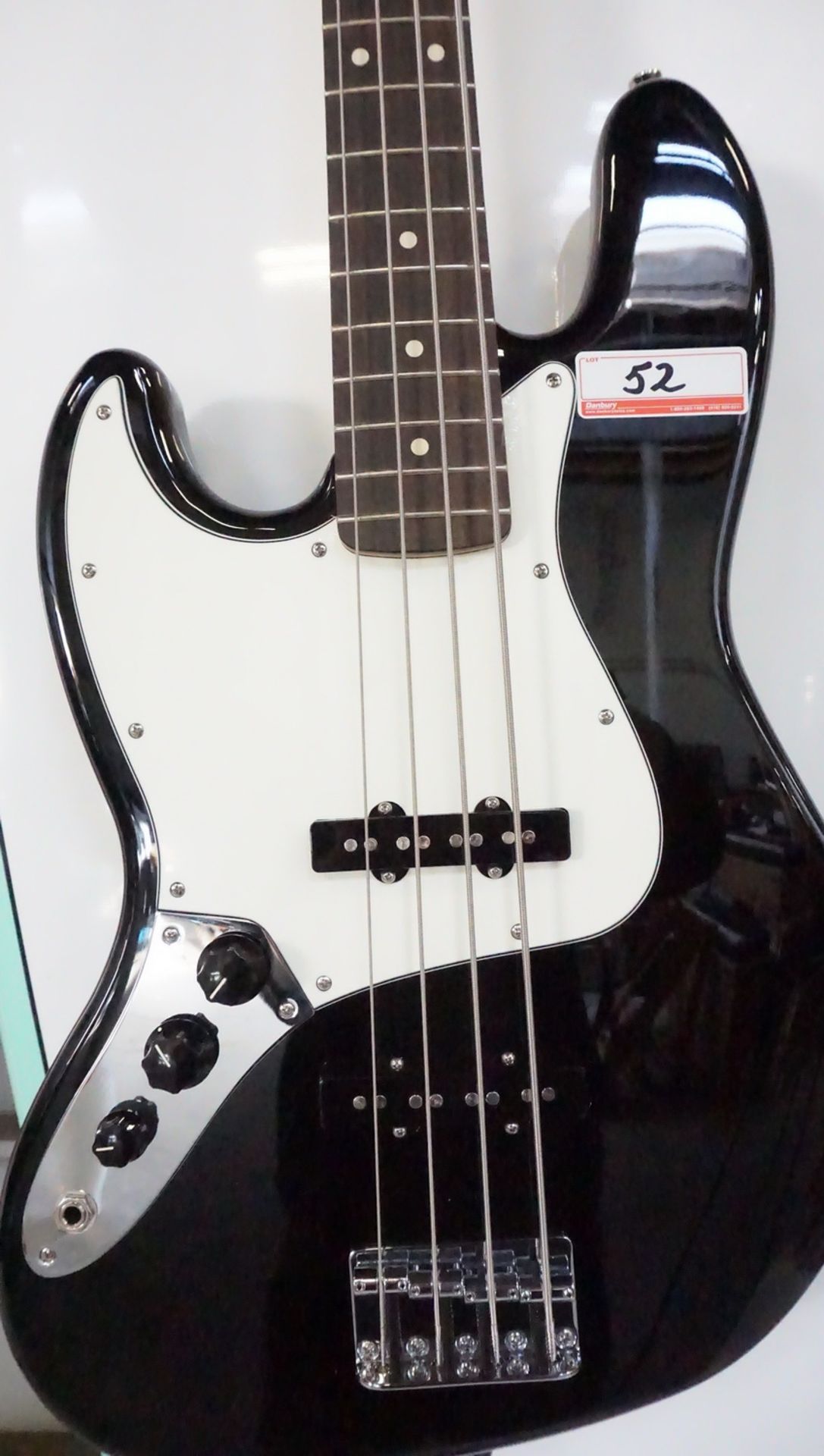 FENDER STANDARD J-BASS RW BLACK (LEFT HAND) ELECTRIC BASS GUITAR - Image 2 of 5