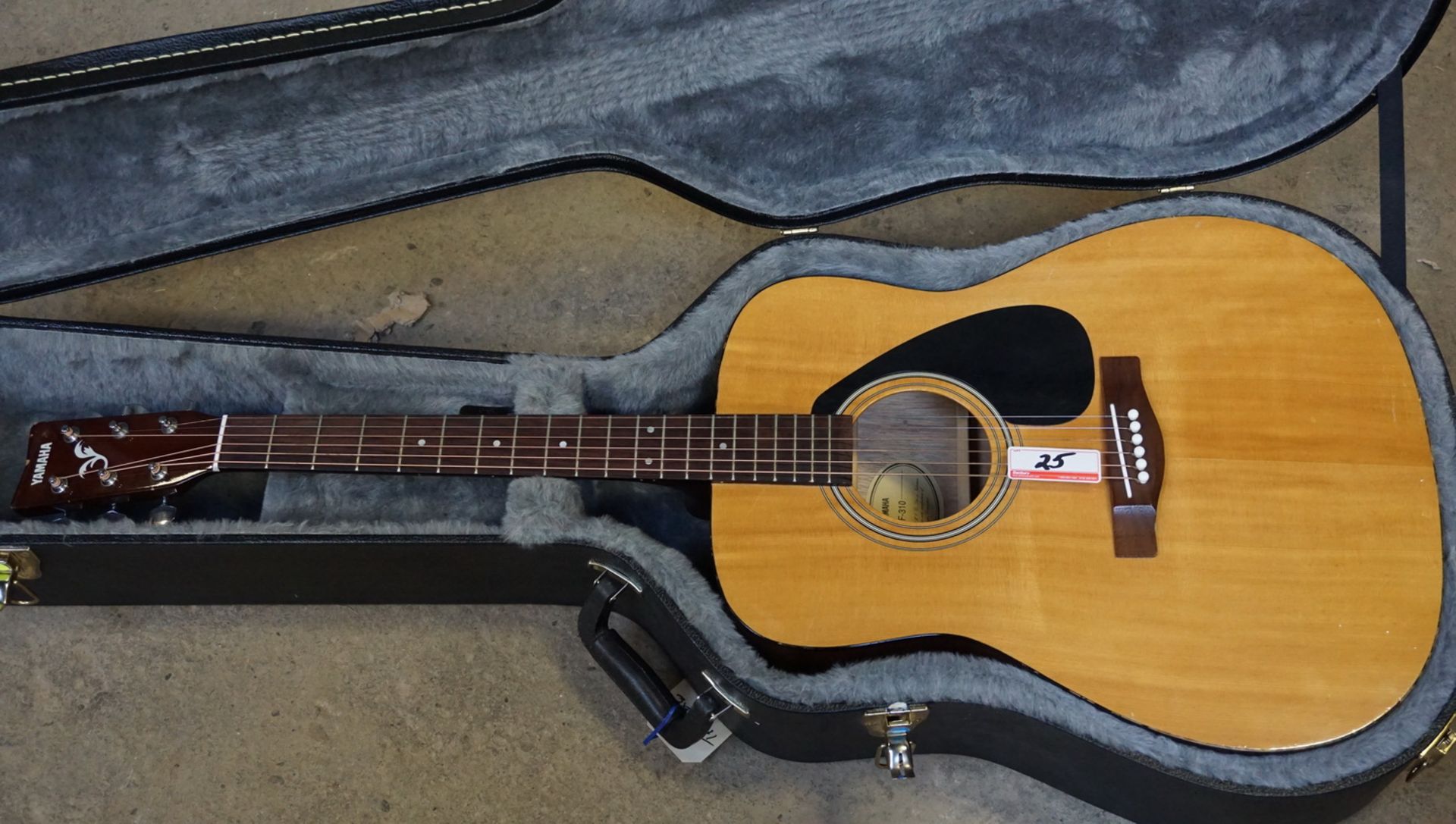 YAMAHA F310 ACOUSTIC GUITAR W/ HARD CASE