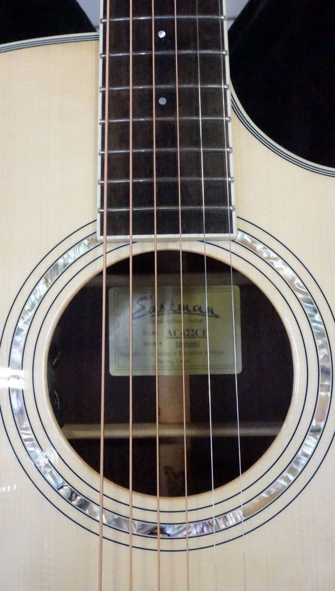 EASTMAN AC422CE GRAND AUDITORIUM ACOUSTIC-ELECTRIC GUITAR W/ EASTMAN BLACK HARDSHELL CASE - Image 2 of 4