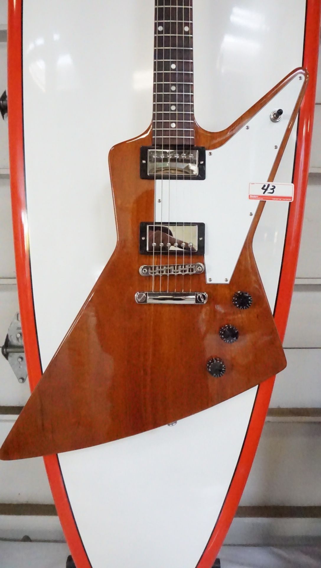 2018 GIBSON EXPLORER ANTIQUE NATRUAL ELECTRIC GUITAR (SMALL DENT ON SIDE) W/ GIBSON BROWN - Image 3 of 9