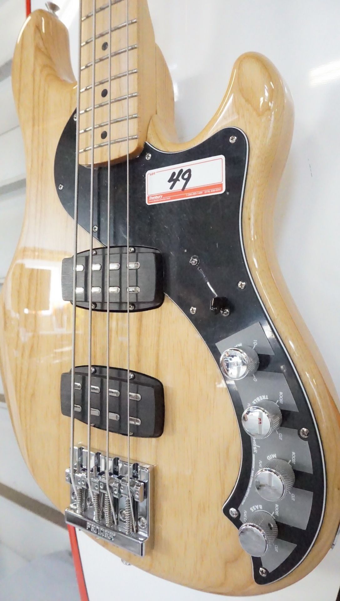 FENDER DELUXE DIMENSION BASS NATURAL ELECTRIC BASS GUITAR W/ FENDER BLACK SOFT CASE - Image 3 of 8