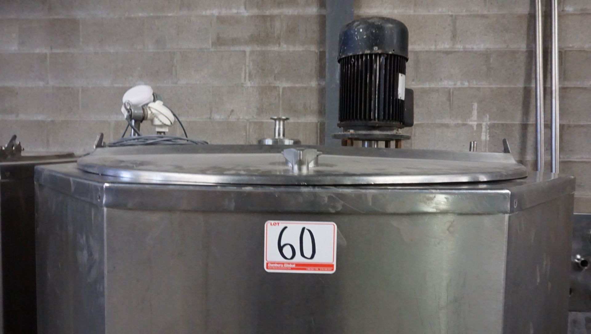 STAINLESS STEEL JACKETED MIXING TANK (INTERIOR APPROX. 36.75 X 39"D) W/ BOTTOM DISCHARGE - Image 3 of 4