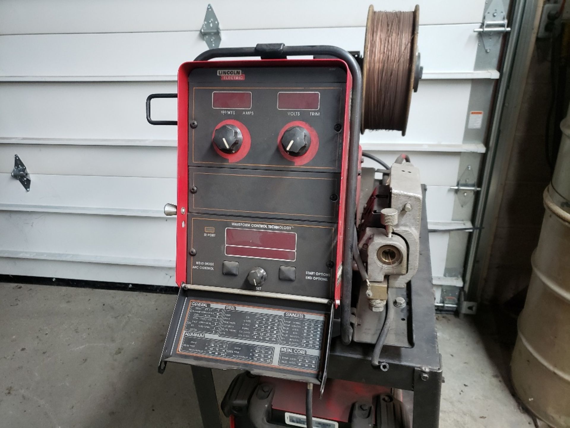 LINCOLN ELECTRIC R350 POWER WAVE WELDER, S/N U1150608288 C/W LINCOLN ELECTRIC 10M POWER FEEDER W/ - Image 4 of 8