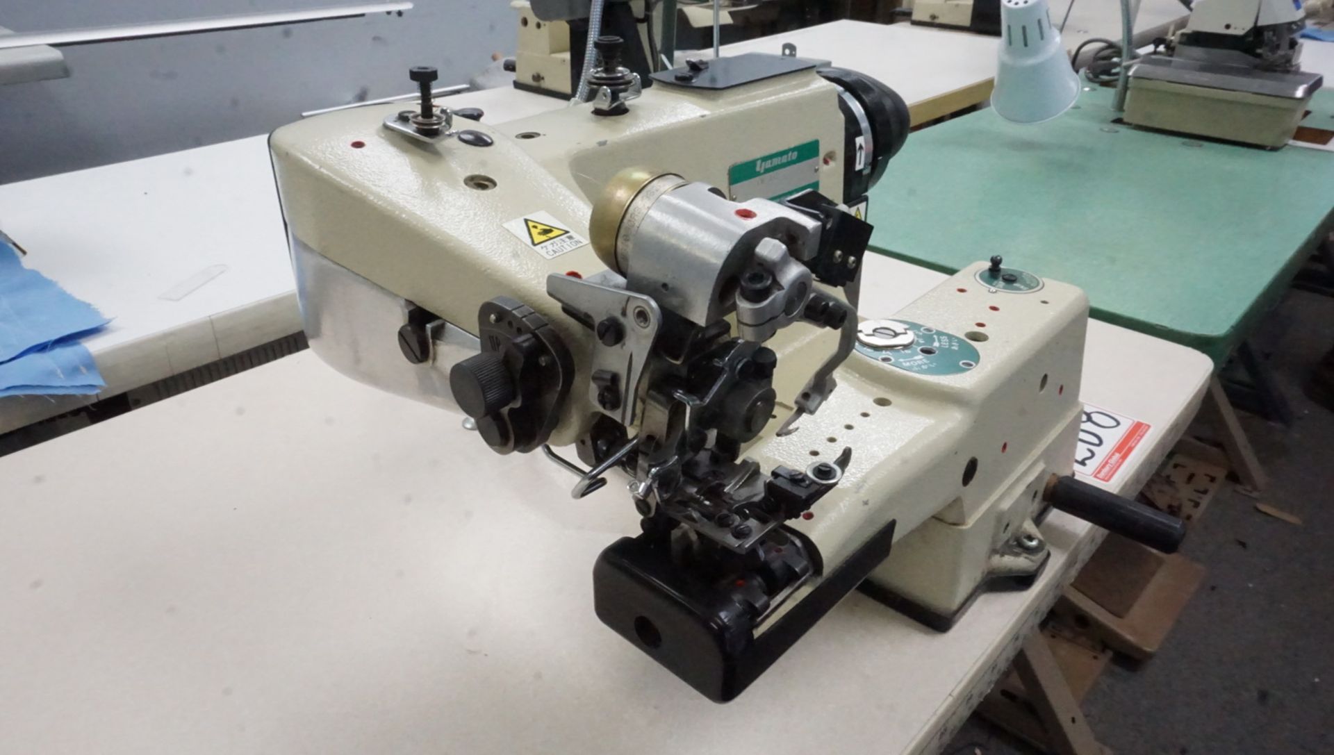 YAMATO CM-352 BLIND STITCH MACHINE - Image 3 of 4
