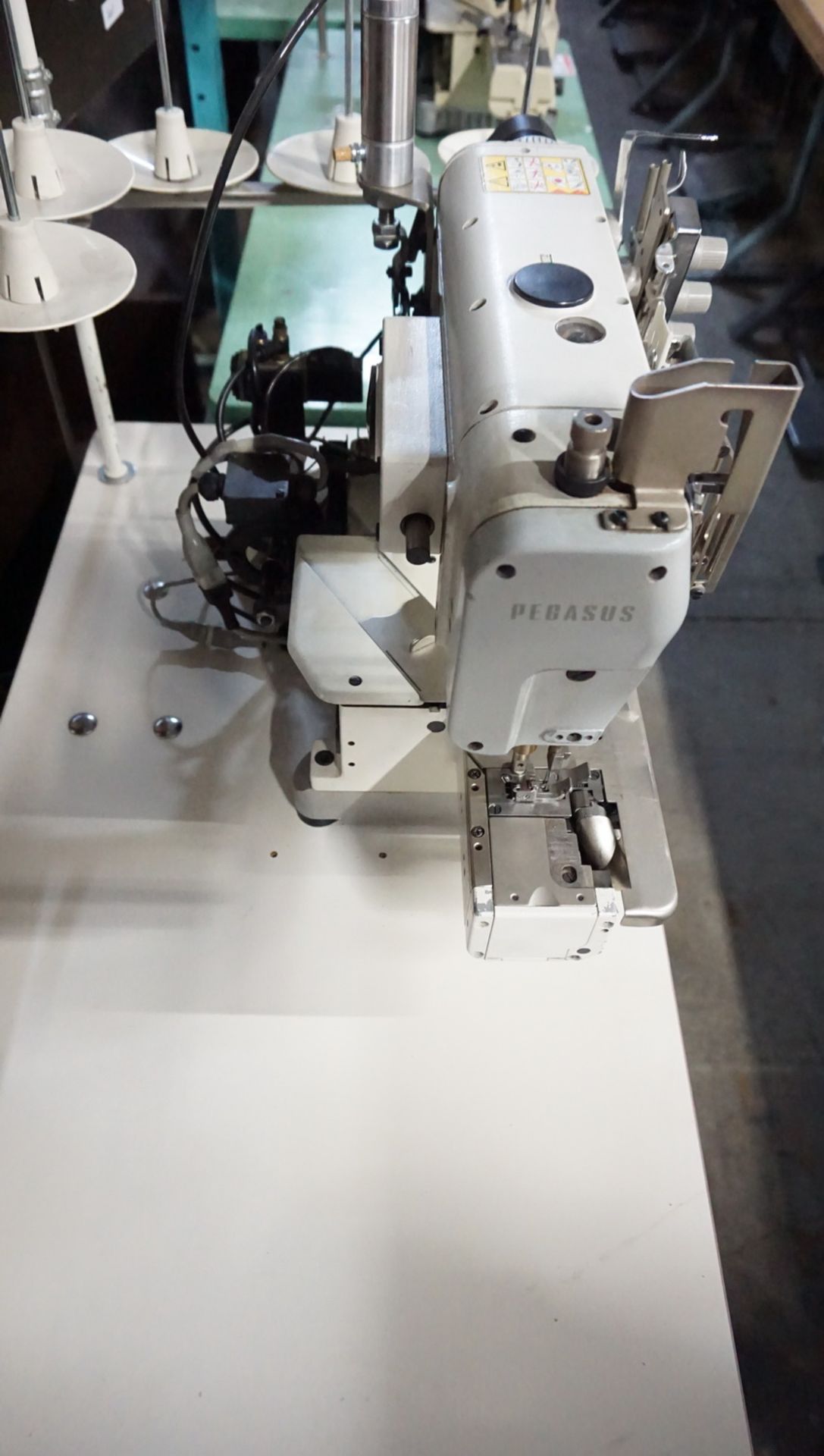 PEGASUS W644-35BC 3-NEEDLE CYLINDER BED COVERSTITCH W/ NEEDLE POSITIONER (230V) - Image 5 of 7