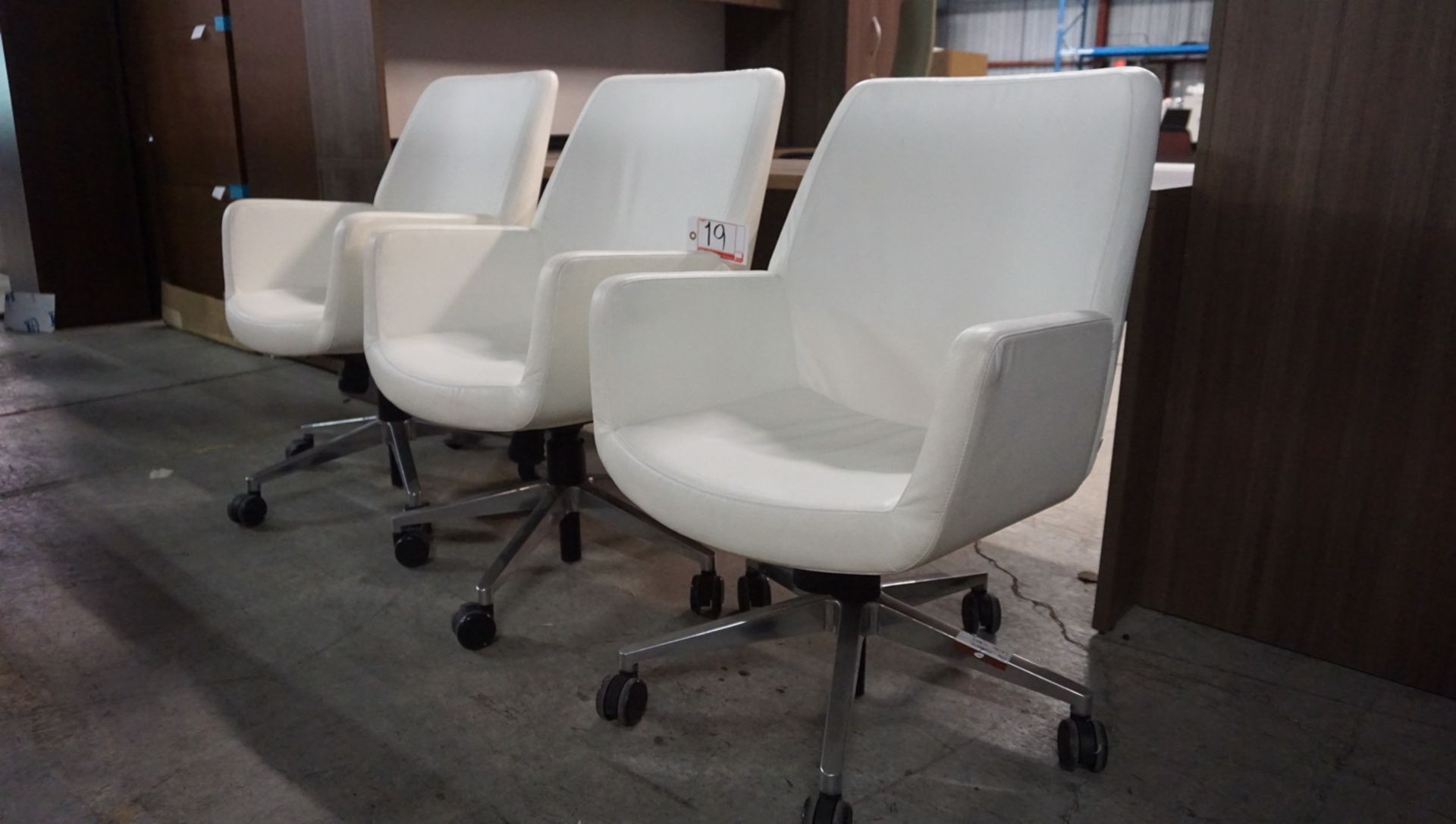 UNITS - STEELCASE COALESSE (IVORY) PNEU AJD OFFICE CHAIRS