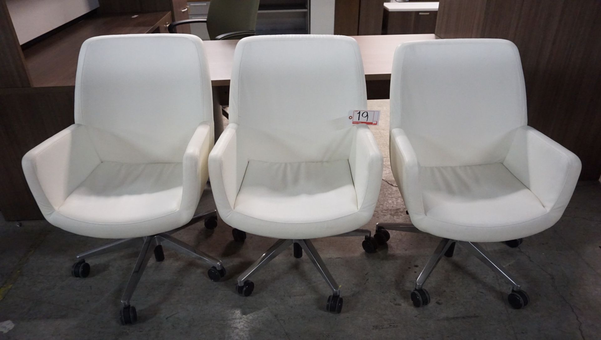 UNITS - STEELCASE COALESSE (IVORY) PNEU AJD OFFICE CHAIRS - Image 2 of 2