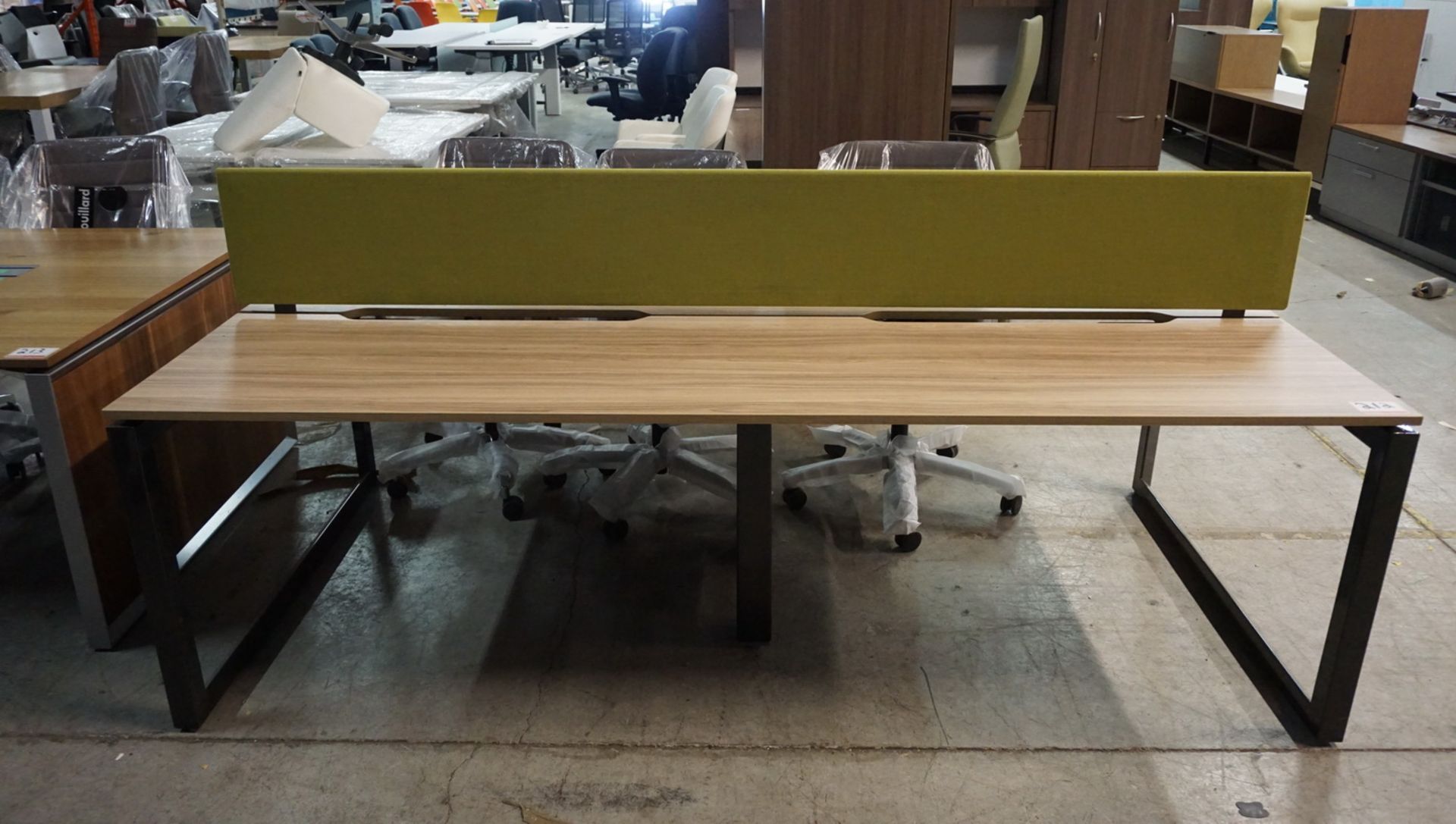 STEELCASE 14-573 4' X 8' 2-SIDED BENCH SYSTEM W/ GREEN DIVIDER