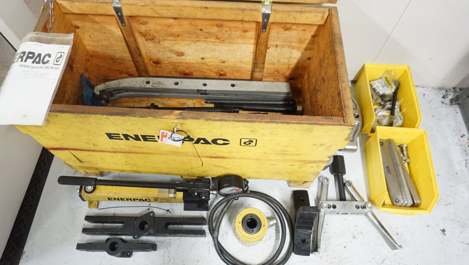 ENERPAC HYDRAULIC PULLER SET 17.5, 30, 50-TON