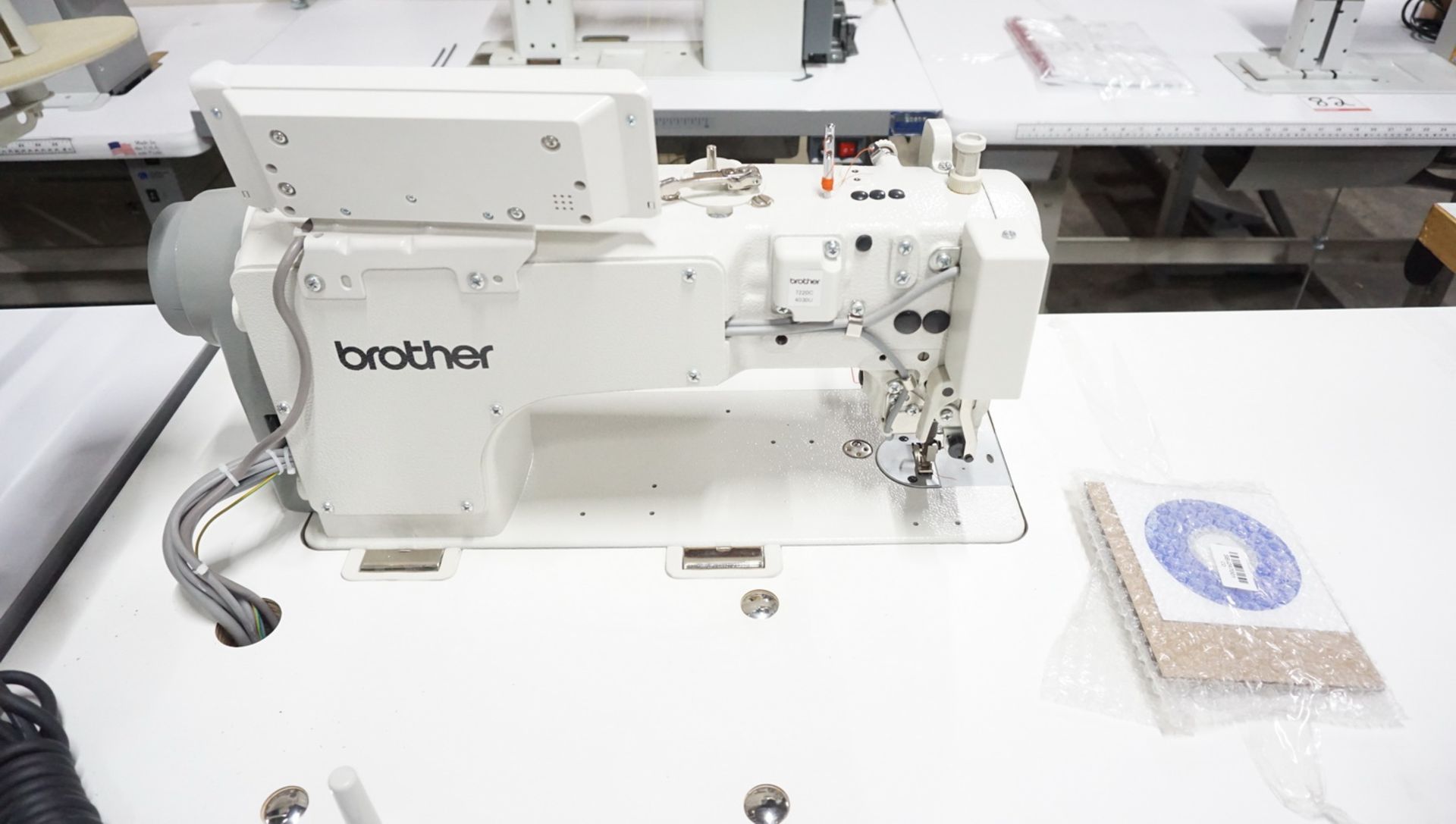 (NEW) BROTHER S-7220C-403 SINGLE NEEDLE, DIRECT DRIVE, NEEDLE FEED, LOCKSTITCH SEWING MACHINE, S/N - Image 8 of 8