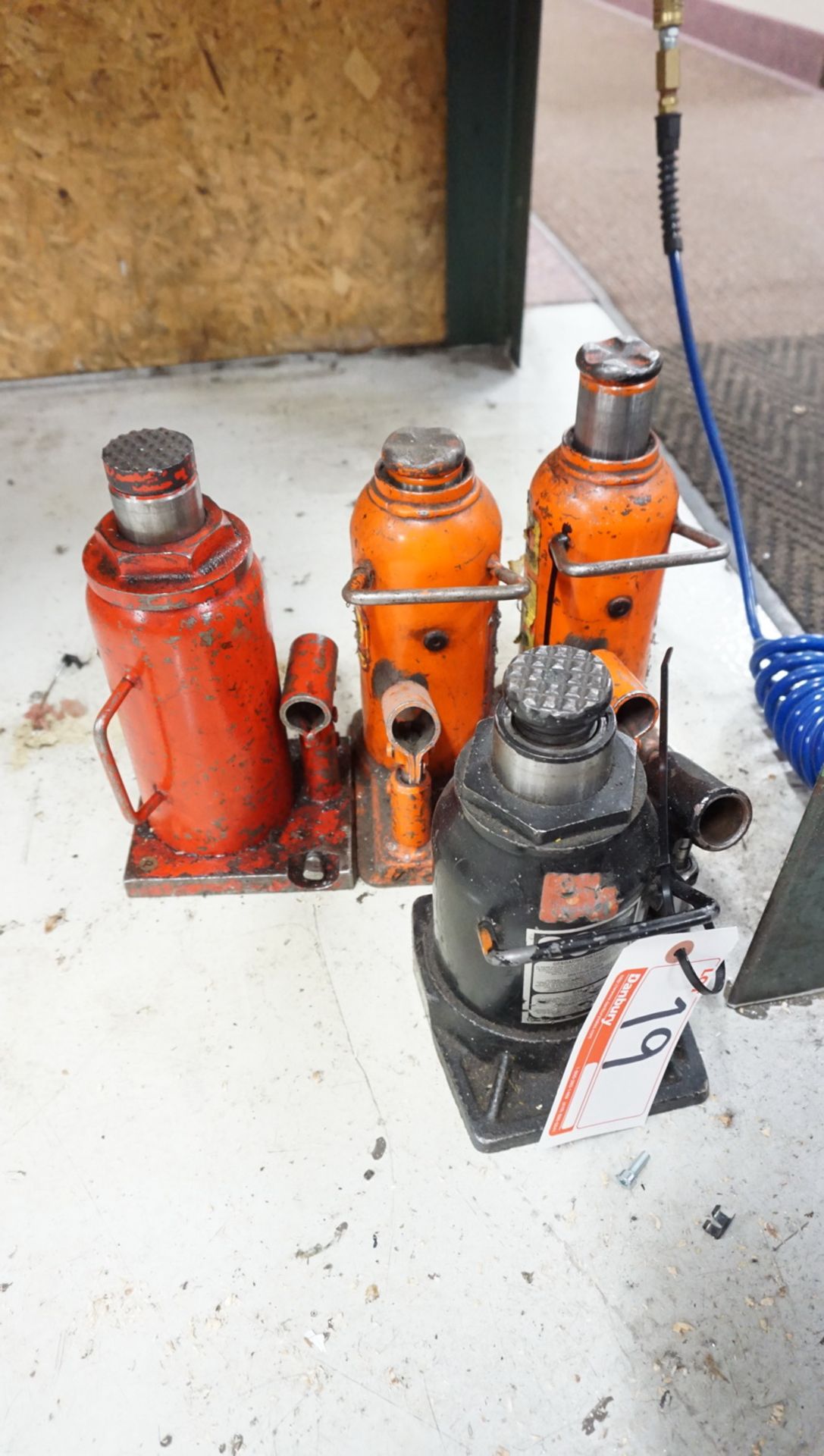 LOT - (3) ASSTD BOTTLE JACKS