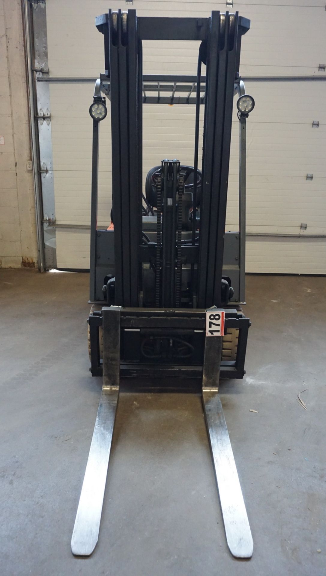 TOYOTA 5FBEC20 4,000LBS CAP ELECTRIC 3-WHEEL FORKLIFT W/ 185"H LIFT, 3-STAGE MAST, & SIDE SHIFT, S/N - Image 2 of 7