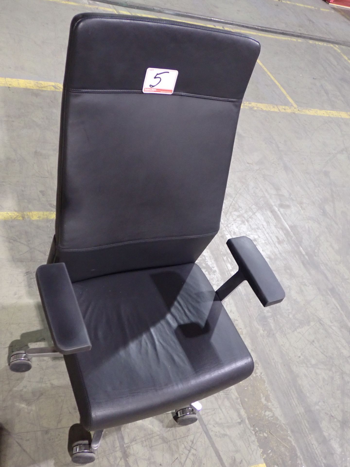 SIENTO 499221S HIGH BACK LEATHER PNEU ADJ OFFICE CHAIR - Image 3 of 4