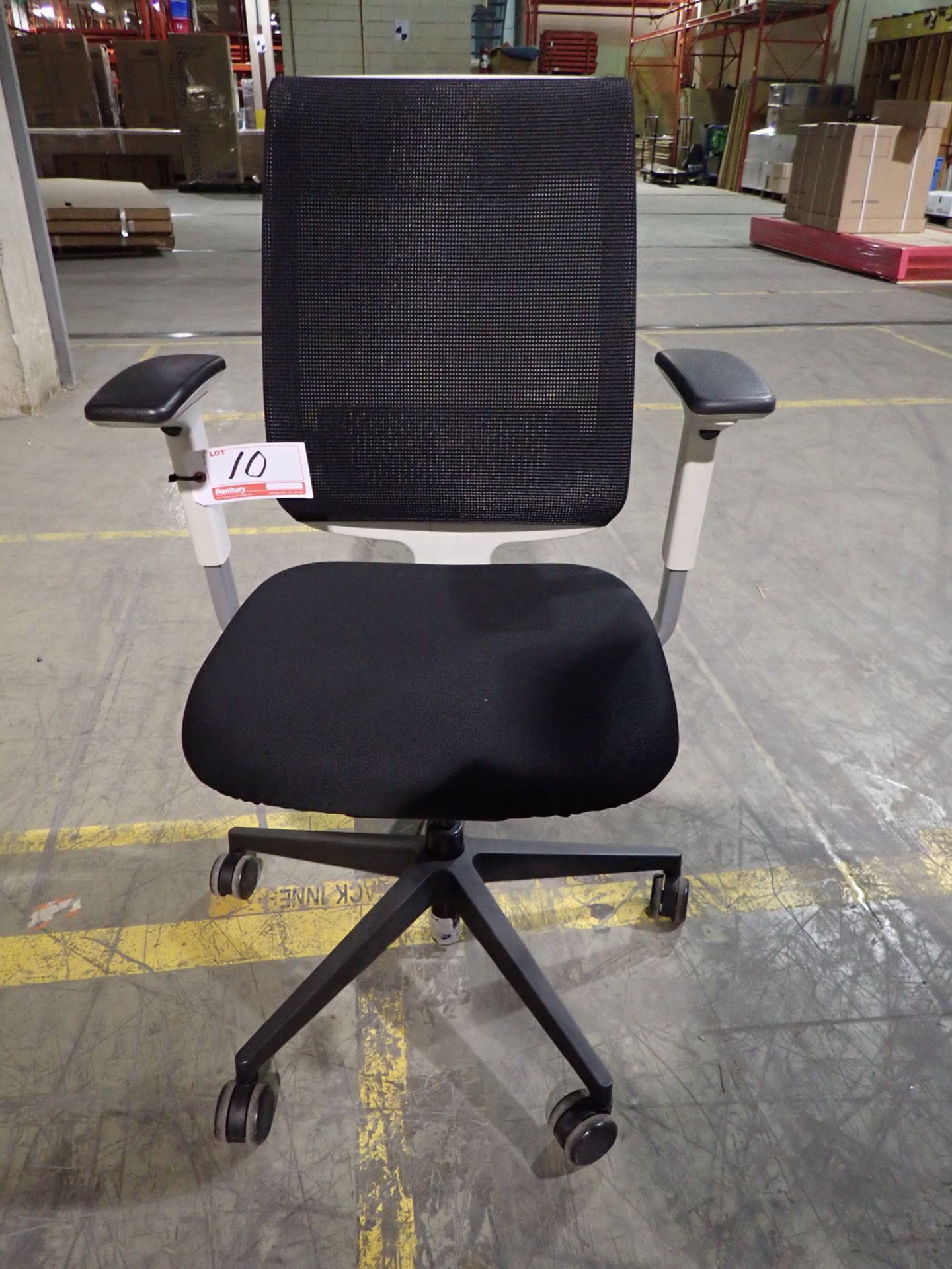 REPLY 46160MT BLACK FAB & MESH PNEU ADJ OFFICE CHAIR