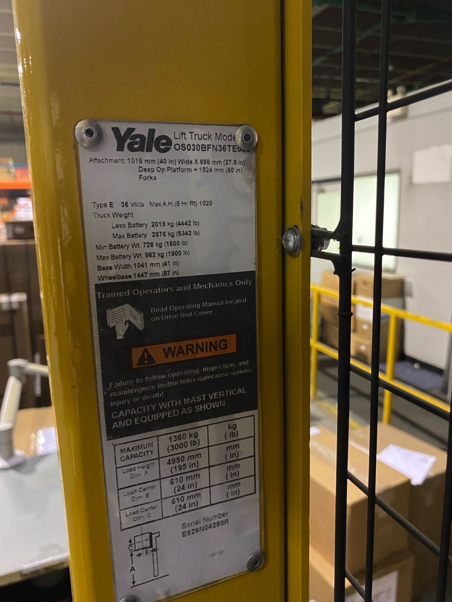 YALE OS030BFN36TE ELECTRIC ORDER PICKER LIFT W/ 3,000LBS CAP, 195" LIFT (89" RESTING HEIGHT), S/N - Image 3 of 4