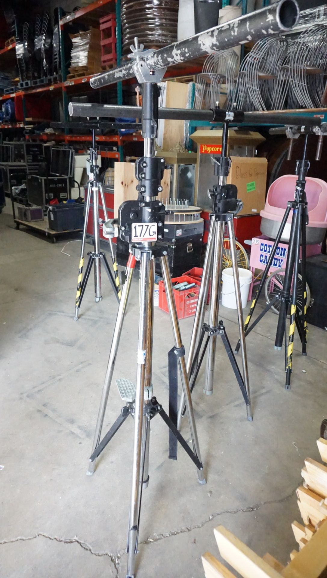 TRIPOD T-BAR LIGHT STAND