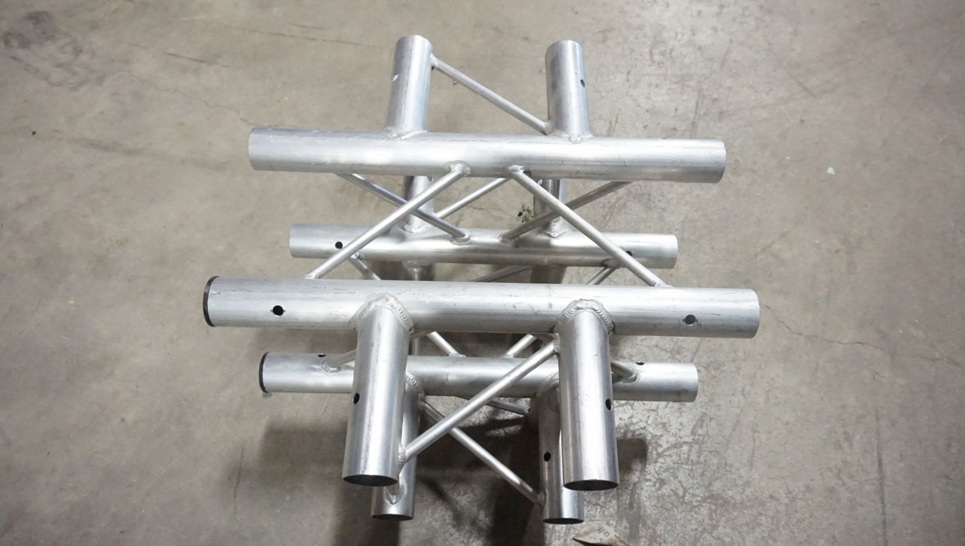 LOT - LITEC ASSTD TRUSS - (5) 118", (2) 113", (3) 78", (2) 77" C/W (4) CORNER CONNECTORS, (4) BASES, - Image 5 of 5