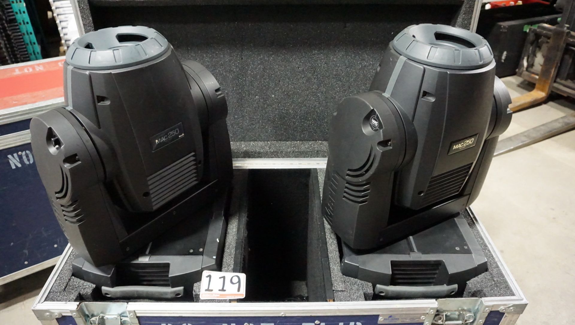 UNITS - MARTIN MAC 250 ENTOUR MOVING HEAD LIGHT FIXTURES C/W ROLLING HARD CASE