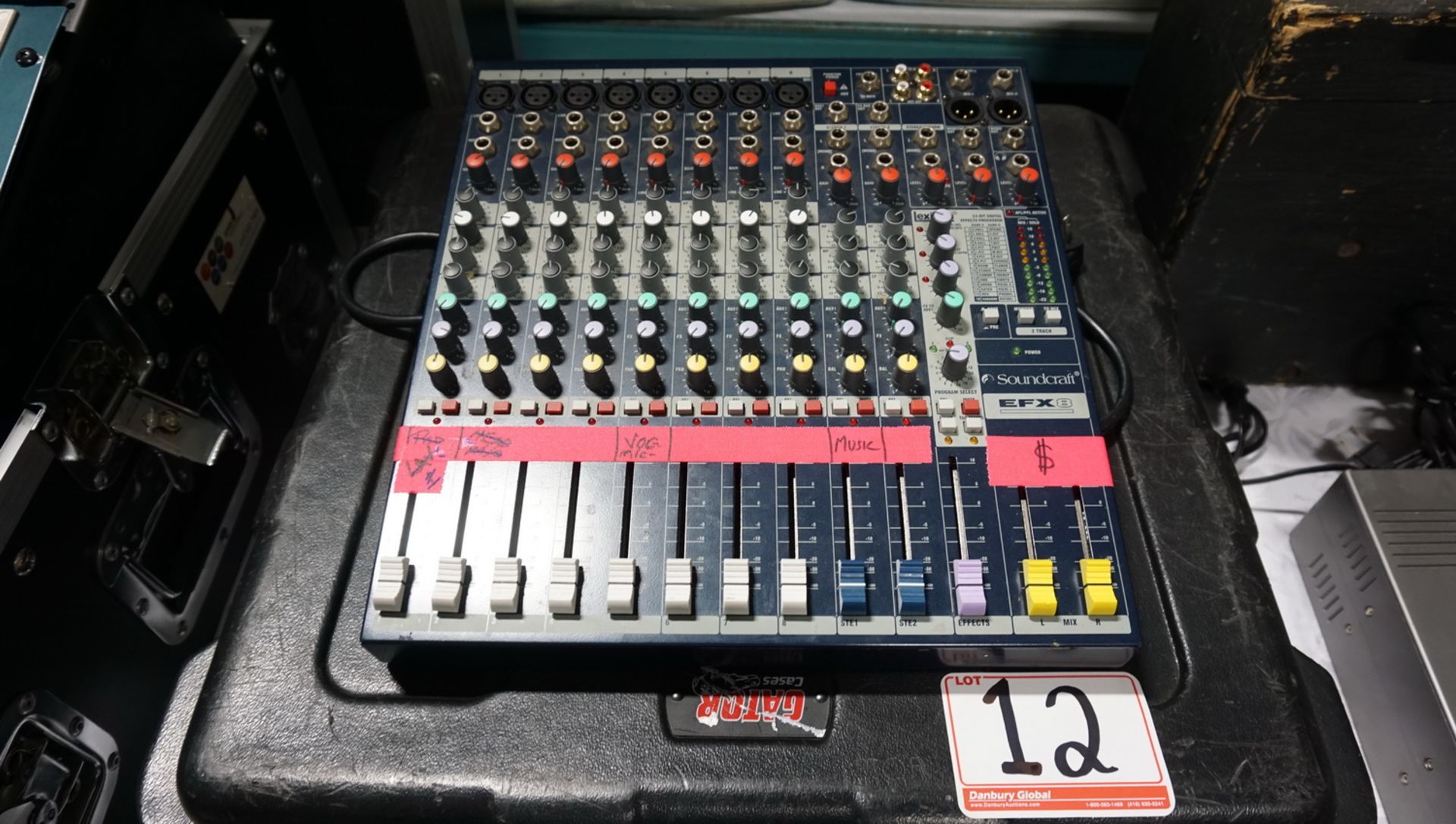 SOUND CRAFT EFX8 8-CH AUDIO MIXER W/ ROAD CASE