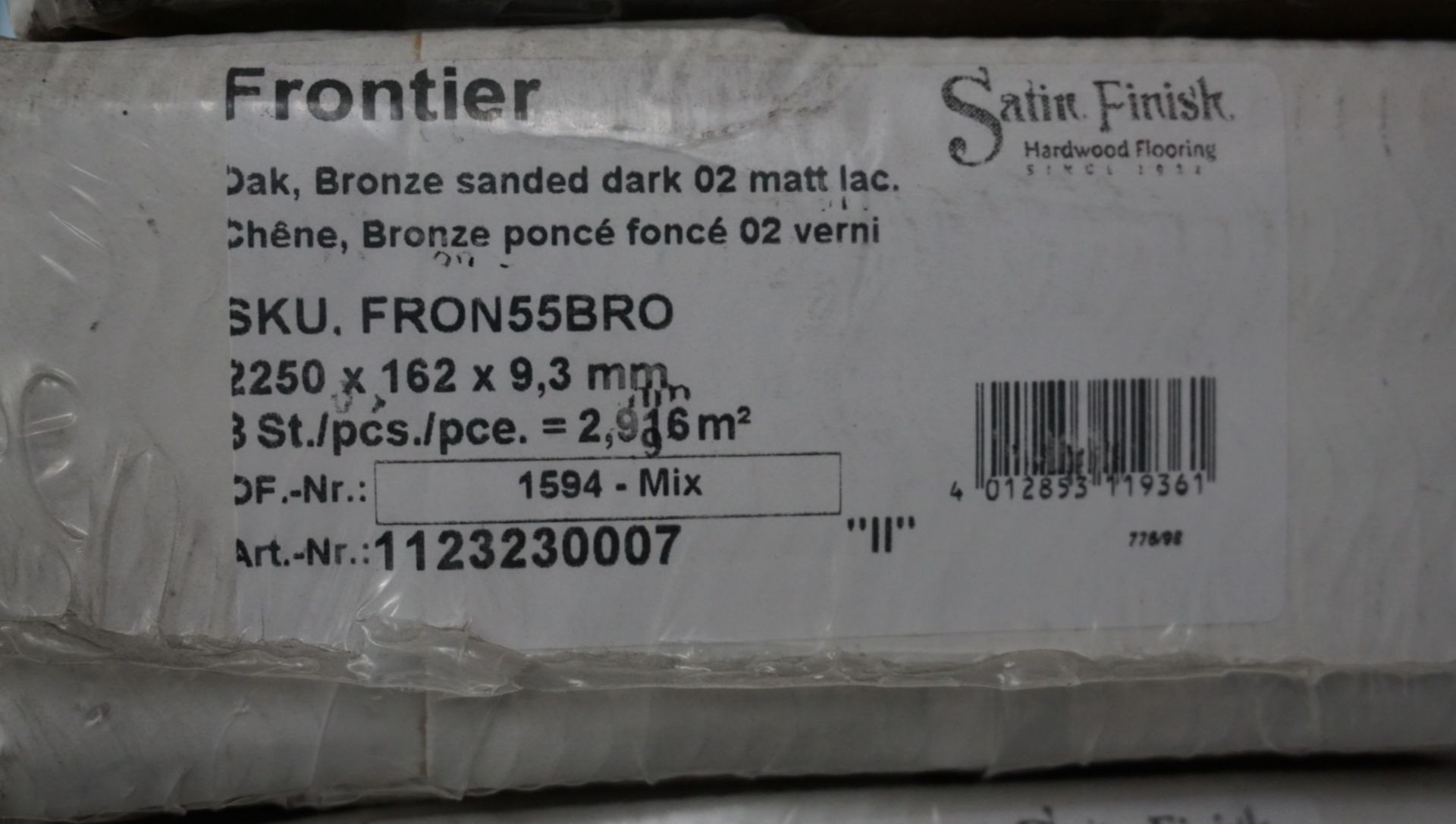 BOXES - SATIN FINISH FRONTIER (55BRO) OAK BRONZE SANDED DARK 02-MATTE 2250 X162 X 9.3MM ENGINEERED - Image 2 of 3