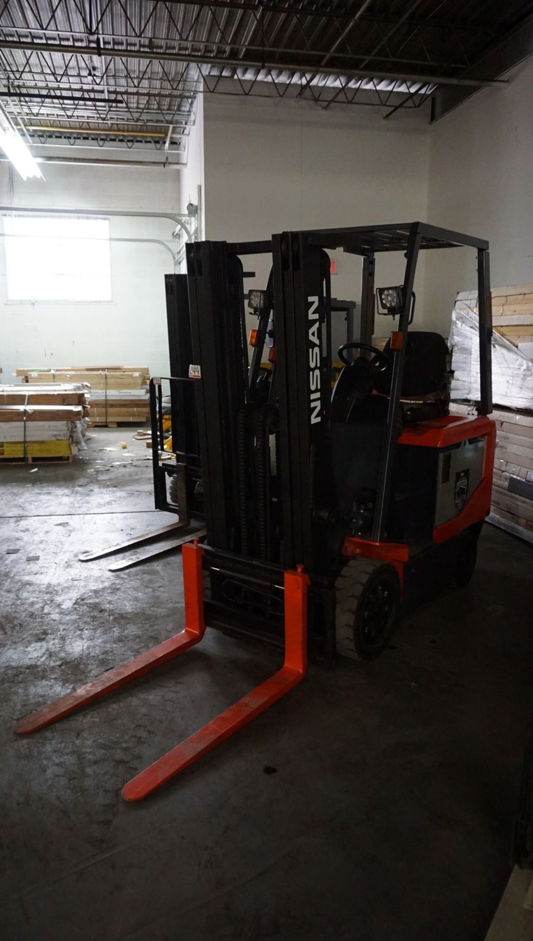NISSAN CP1B2L25BS ELECTRIC 5,000LBS CAP FORKLIFT W/ 187" LIFT, 3-STAGE MAST, SIDE SHIFT, S/N CP1B2- - Image 7 of 10