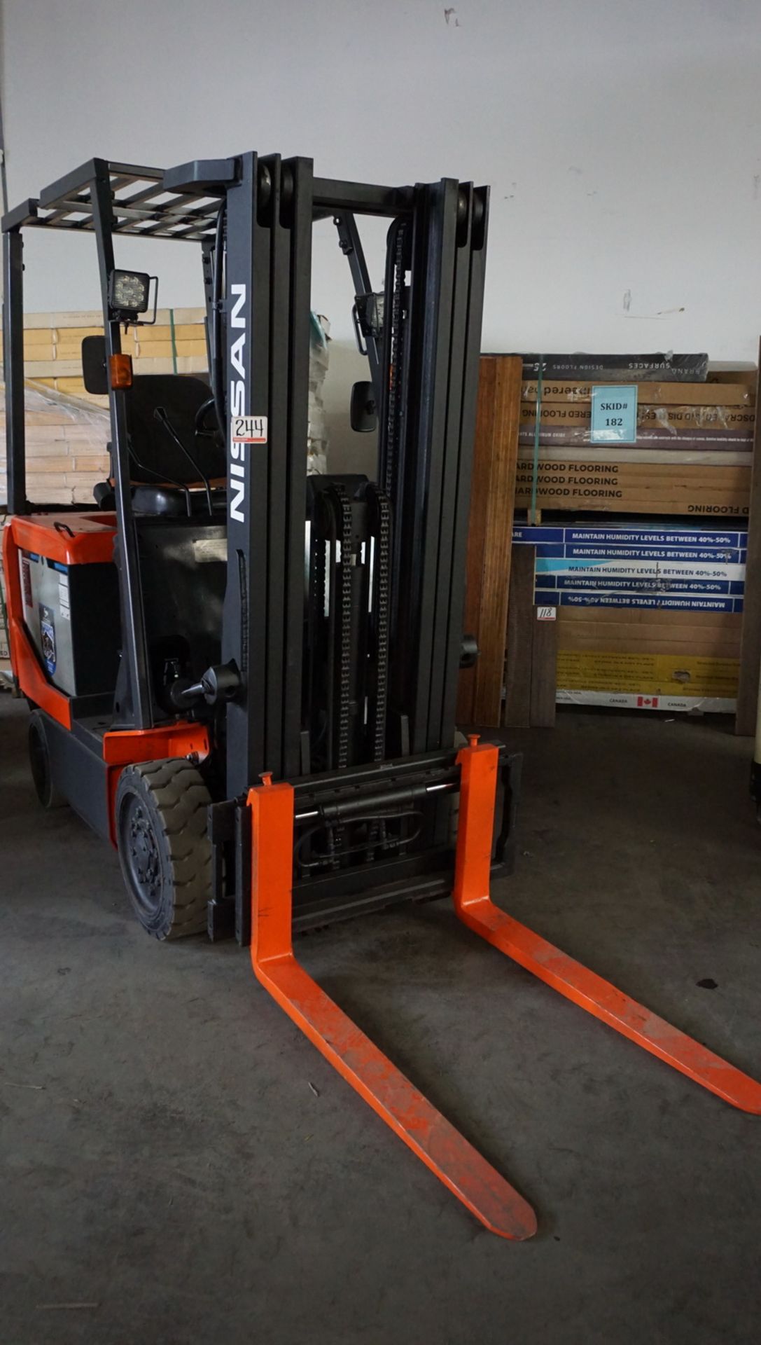 NISSAN CP1B2L25BS ELECTRIC 5,000LBS CAP FORKLIFT W/ 187" LIFT, 3-STAGE MAST, SIDE SHIFT, S/N CP1B2-