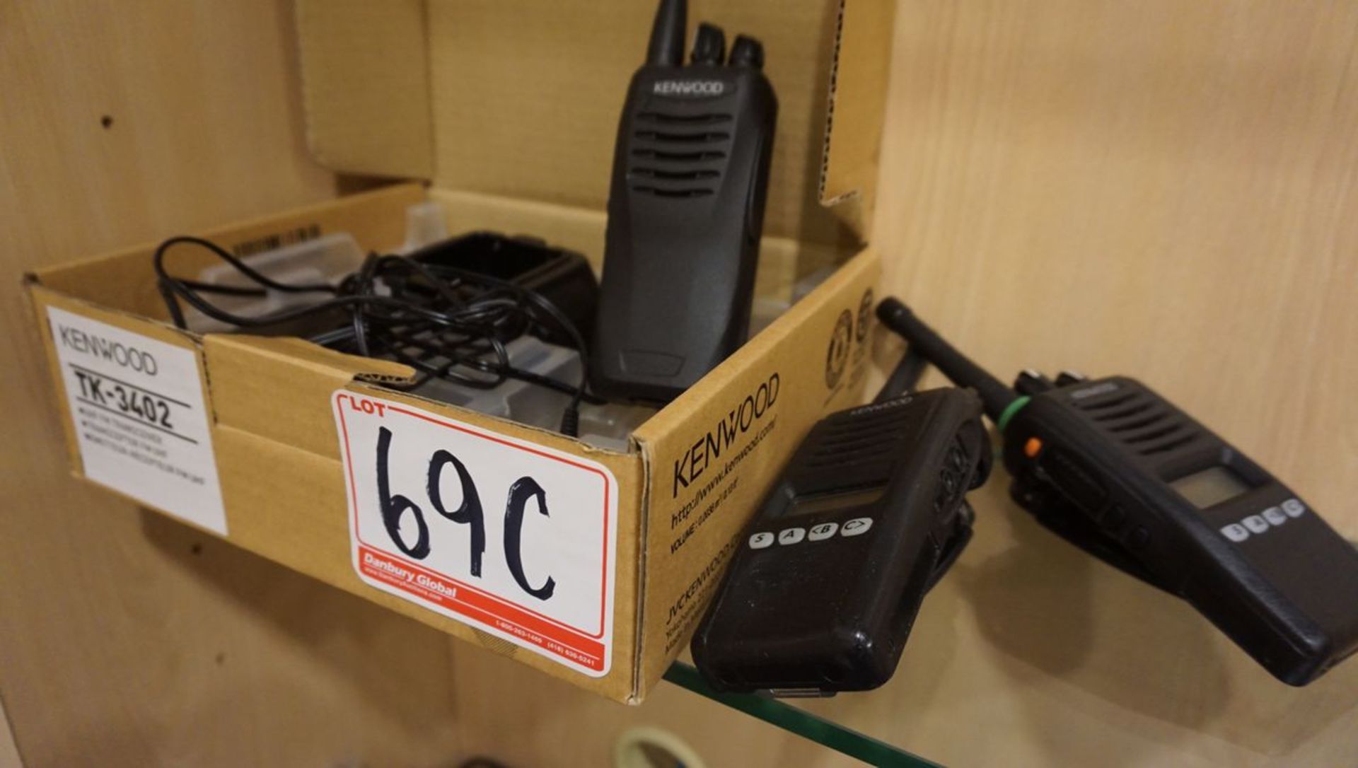 LOT - ASSTD KENWOOD RADIOS C/W DOCK - Image 2 of 2