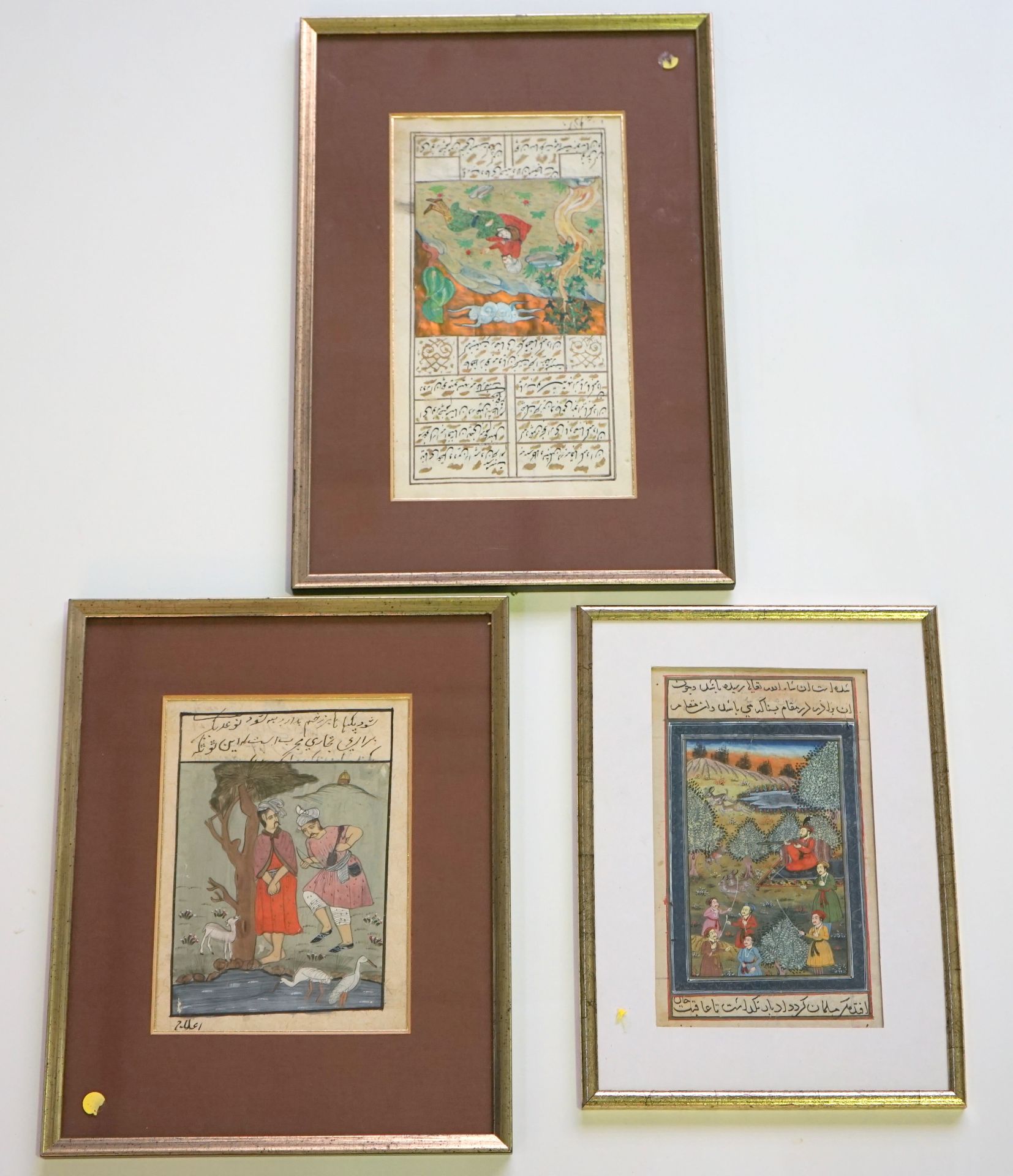 Drei Buchminiaturen, wohl Persien/Indien, 19./20. Jhd.,alle mit Passepartout unter Glas gerahmt,