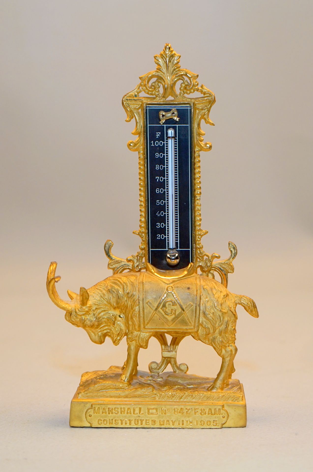 Freimaurer Thermometer mit Darstellung der Logenziege, 1905,für Marshall No. 847 constituted May